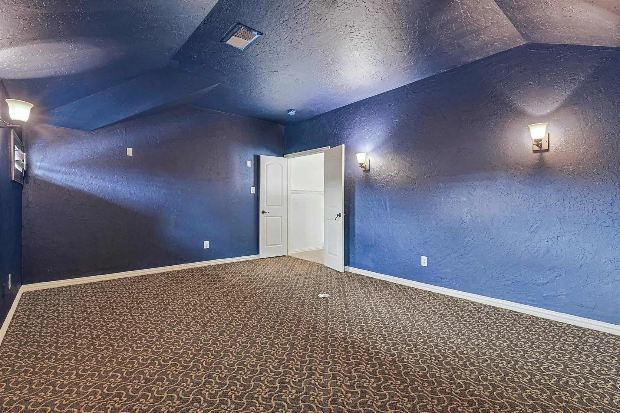 Single Family Residence For Rent in Collin County , 7700 Chief Spotted Tail Drive, Mc Kinney, Texas 75070, 5 Bedroom, 5 Bathroom, 2 Garage spaces, 3,920 Sqft, built in 2007, mls#21299746, Real Estate Agent in Mc Kinney, Homes For Rent in Collin county, Homes For Rent in Mc Kinney, Realtor in Mc Kinney Texas, Real Estate Brokerage Independent Realty Texas, Luminita Cordes Realtor