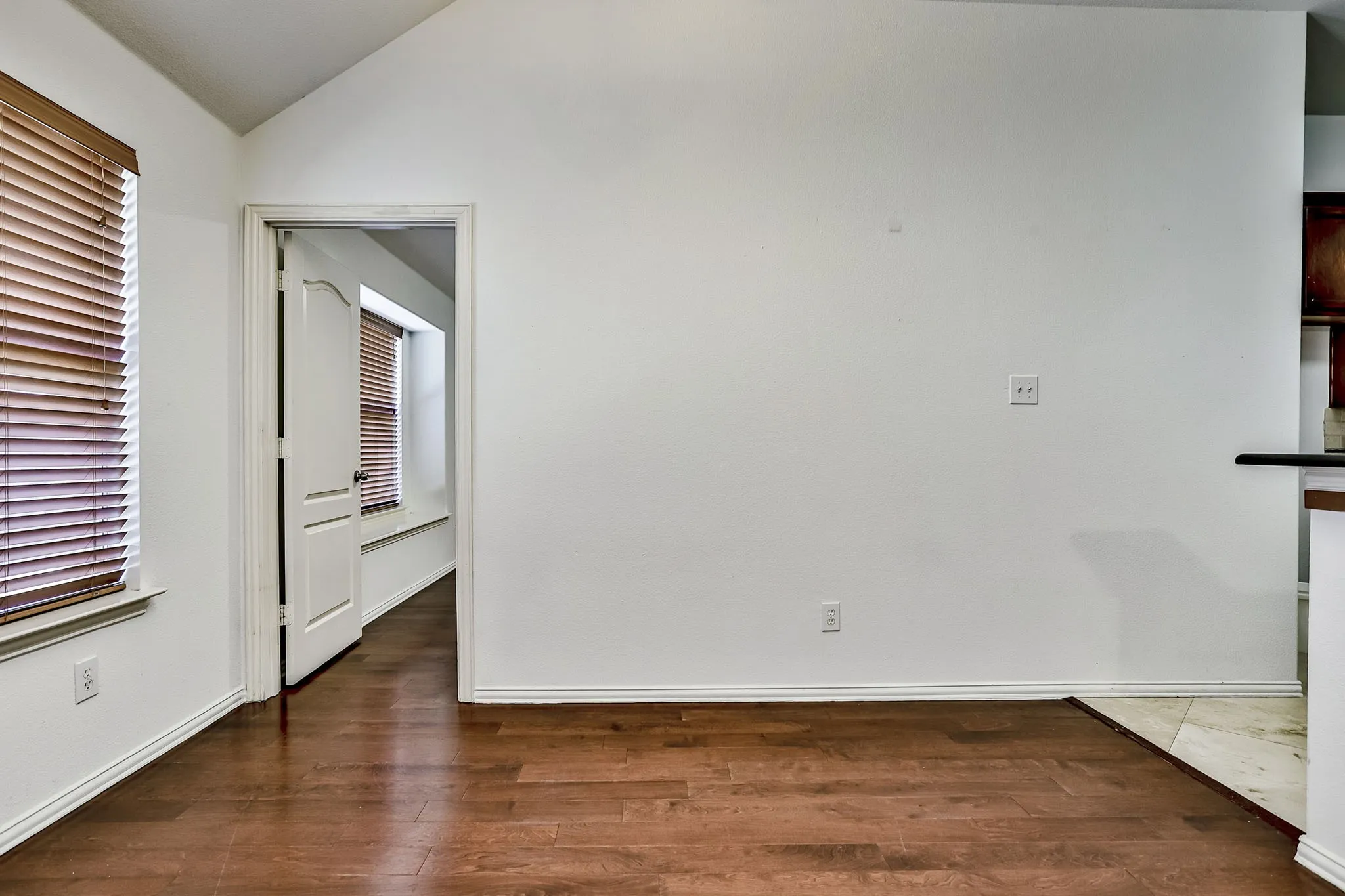 Single Family Residence For Rent in Denton County , 2853 Cascade Cove Drive, Little Elm, Texas 75068, 3 Bedroom, 2 Bathroom, 2 Garage spaces, 1,457 Sqft, built in 2006, mls#21294831, Real Estate Agent in Little Elm, Homes For Rent in Denton county, Homes For Rent in Little Elm, Realtor in Little Elm Texas, Real Estate Brokerage Independent Realty Texas, Luminita Cordes Realtor