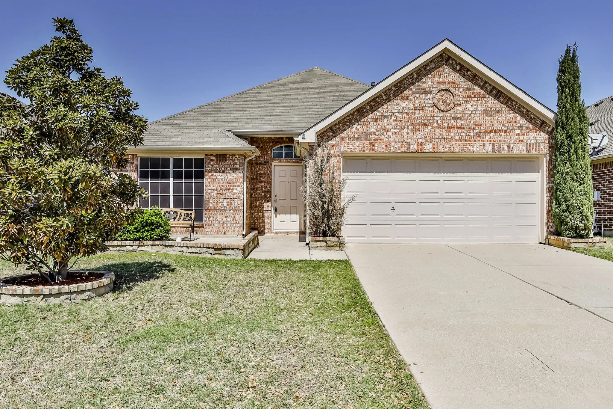 Single Family Residence For Rent in Denton County , 2853 Cascade Cove Drive, Little Elm, Texas 75068, 3 Bedroom, 2 Bathroom, 2 Garage spaces, 1,457 Sqft, built in 2006, mls#21294831, Real Estate Agent in Little Elm, Homes For Rent in Denton county, Homes For Rent in Little Elm, Realtor in Little Elm Texas, Real Estate Brokerage Independent Realty Texas, Luminita Cordes Realtor