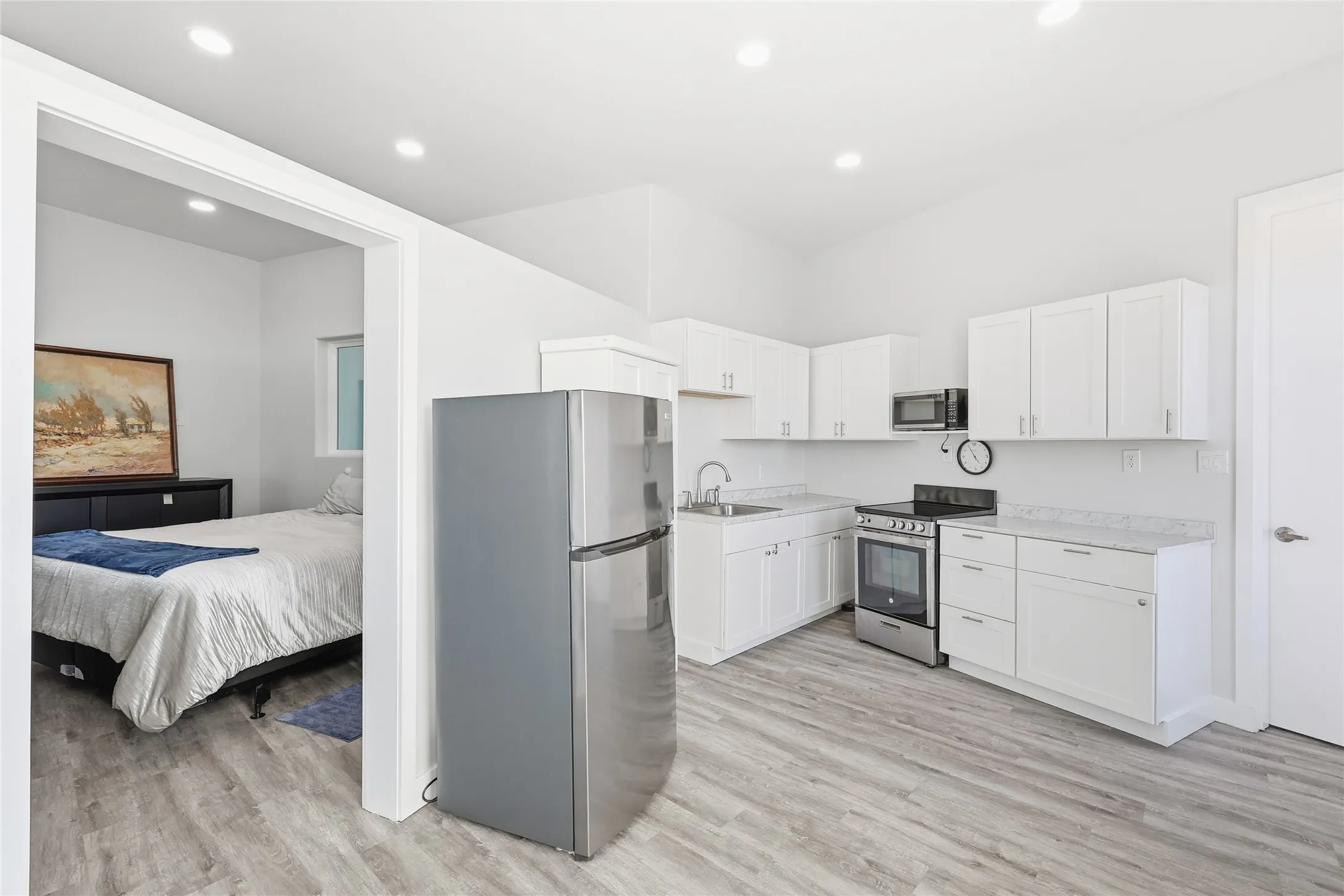 Guest quarters with full kitchen