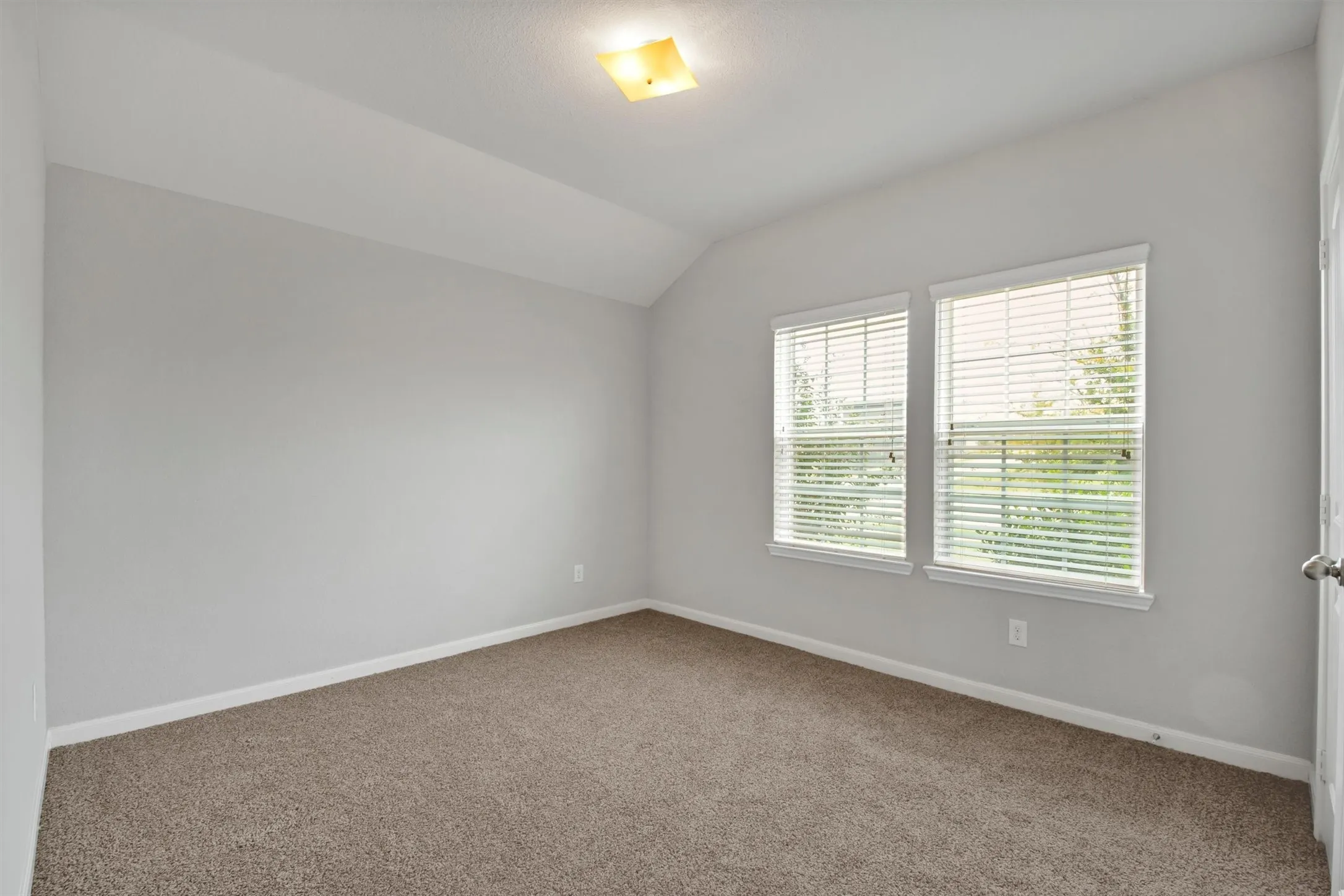 Single Family Residence For Rent in Kaufman County , 5100 Royal Springs Drive, Forney, Texas 75126, 4 Bedroom, 2 Bathroom, 2 Garage spaces, 2,166 Sqft, built in 2016, mls#21300379, Real Estate Agent in Forney, Homes For Rent in Kaufman county, Homes For Rent in Forney, Realtor in Forney Texas, Real Estate Brokerage Independent Realty Texas, Luminita Cordes Realtor