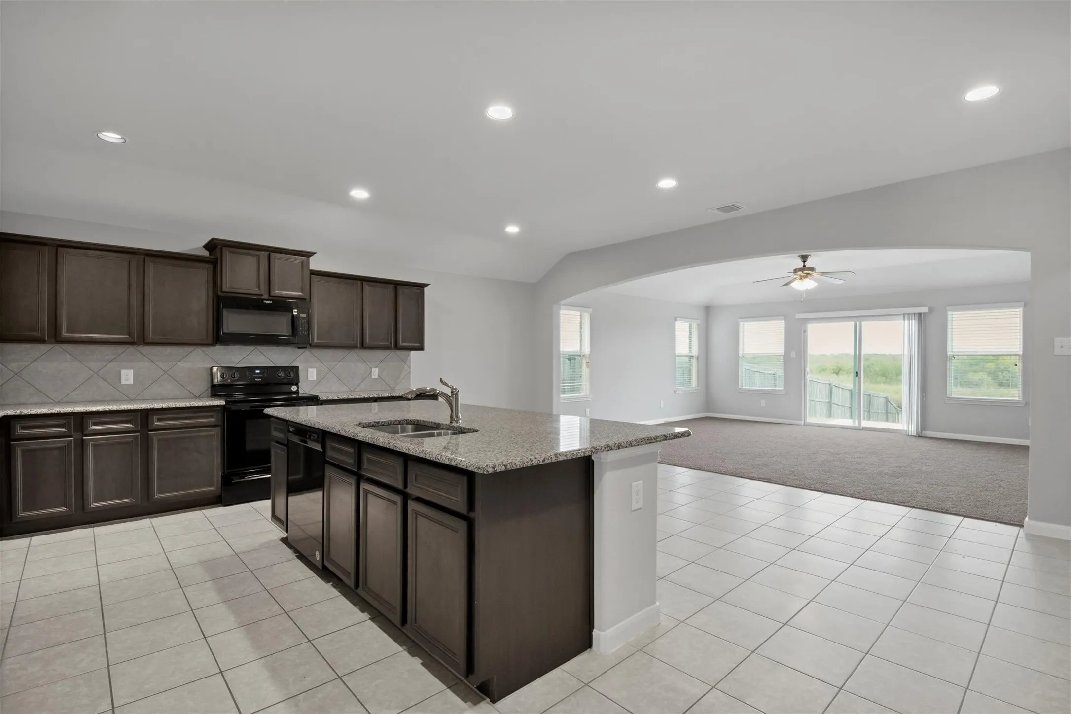 Single Family Residence For Rent in Kaufman County , 5100 Royal Springs Drive, Forney, Texas 75126, 4 Bedroom, 2 Bathroom, 2 Garage spaces, 2,166 Sqft, built in 2016, mls#21300379, Real Estate Agent in Forney, Homes For Rent in Kaufman county, Homes For Rent in Forney, Realtor in Forney Texas, Real Estate Brokerage Independent Realty Texas, Luminita Cordes Realtor