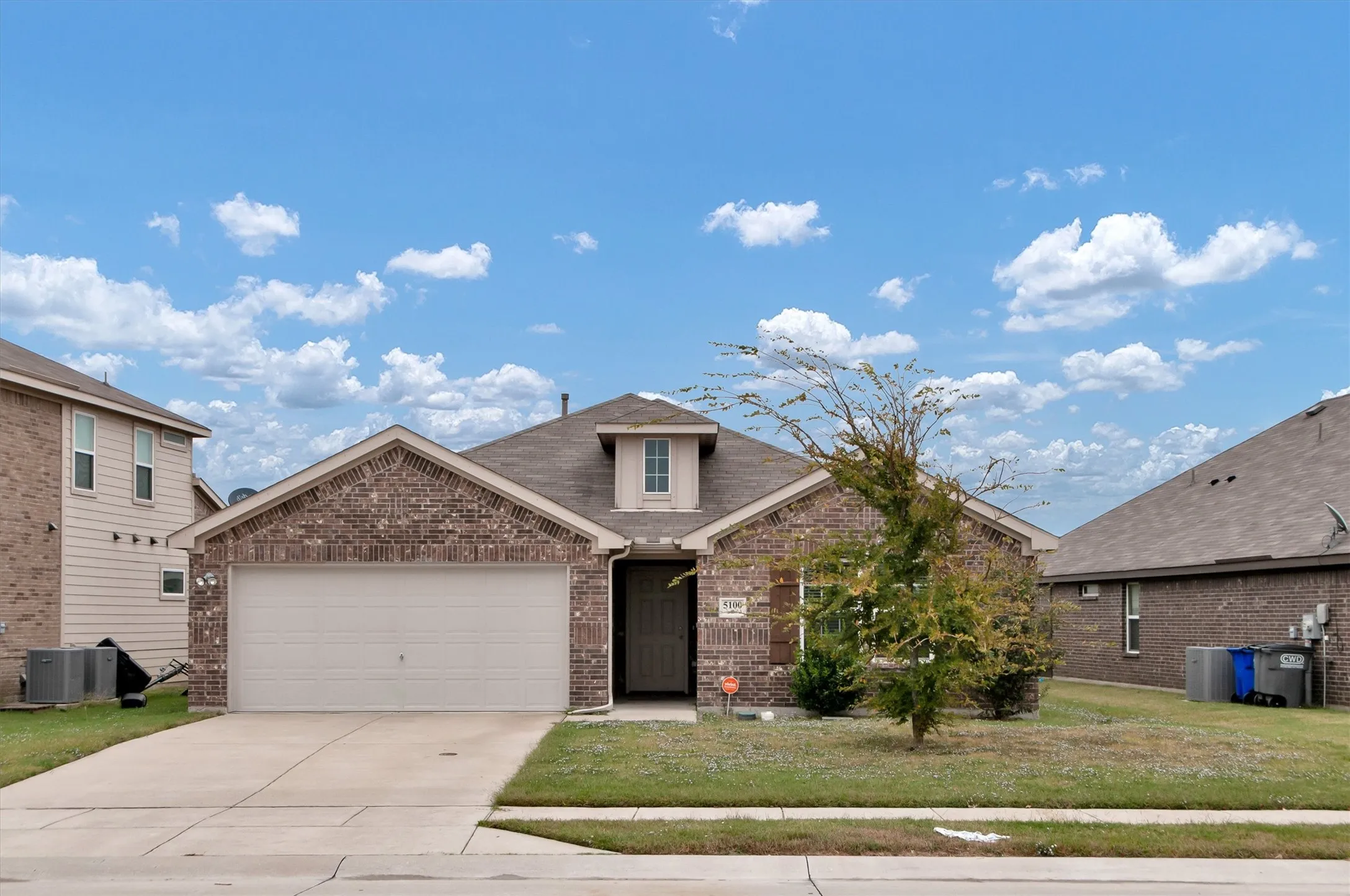 Single Family Residence For Rent in Kaufman County , 5100 Royal Springs Drive, Forney, Texas 75126, 4 Bedroom, 2 Bathroom, 2 Garage spaces, 2,166 Sqft, built in 2016, mls#21300379, Real Estate Agent in Forney, Homes For Rent in Kaufman county, Homes For Rent in Forney, Realtor in Forney Texas, Real Estate Brokerage Independent Realty Texas, Luminita Cordes Realtor