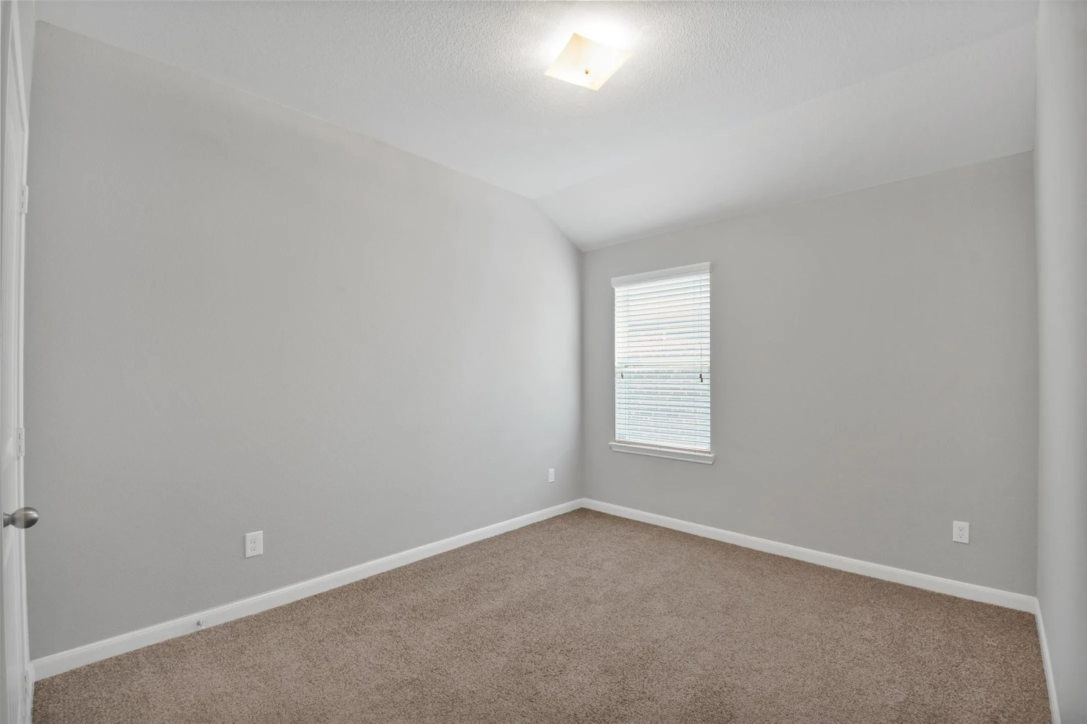 Single Family Residence For Rent in Kaufman County , 5100 Royal Springs Drive, Forney, Texas 75126, 4 Bedroom, 2 Bathroom, 2 Garage spaces, 2,166 Sqft, built in 2016, mls#21300379, Real Estate Agent in Forney, Homes For Rent in Kaufman county, Homes For Rent in Forney, Realtor in Forney Texas, Real Estate Brokerage Independent Realty Texas, Luminita Cordes Realtor