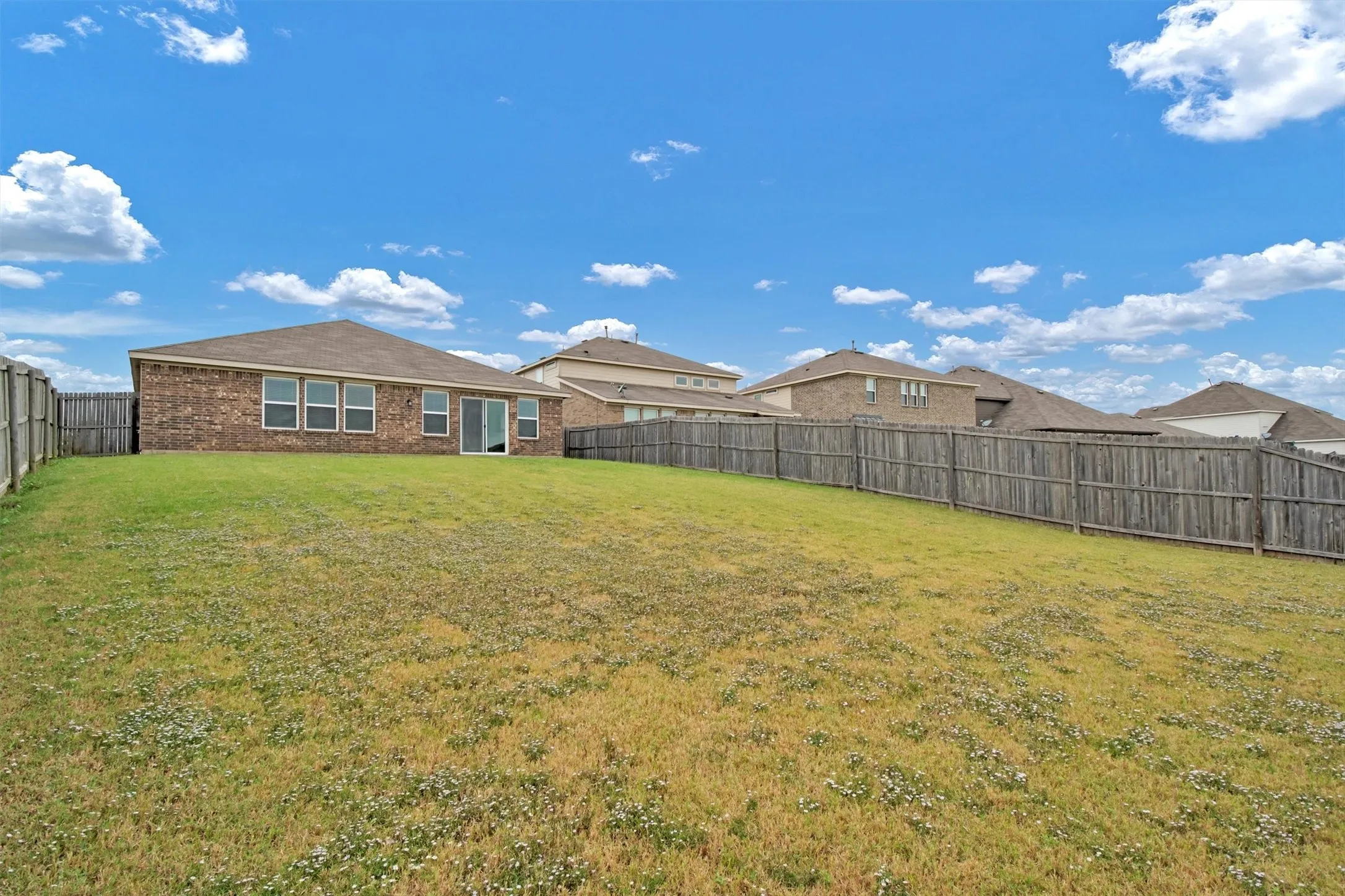 Single Family Residence For Rent in Kaufman County , 5100 Royal Springs Drive, Forney, Texas 75126, 4 Bedroom, 2 Bathroom, 2 Garage spaces, 2,166 Sqft, built in 2016, mls#21300379, Real Estate Agent in Forney, Homes For Rent in Kaufman county, Homes For Rent in Forney, Realtor in Forney Texas, Real Estate Brokerage Independent Realty Texas, Luminita Cordes Realtor