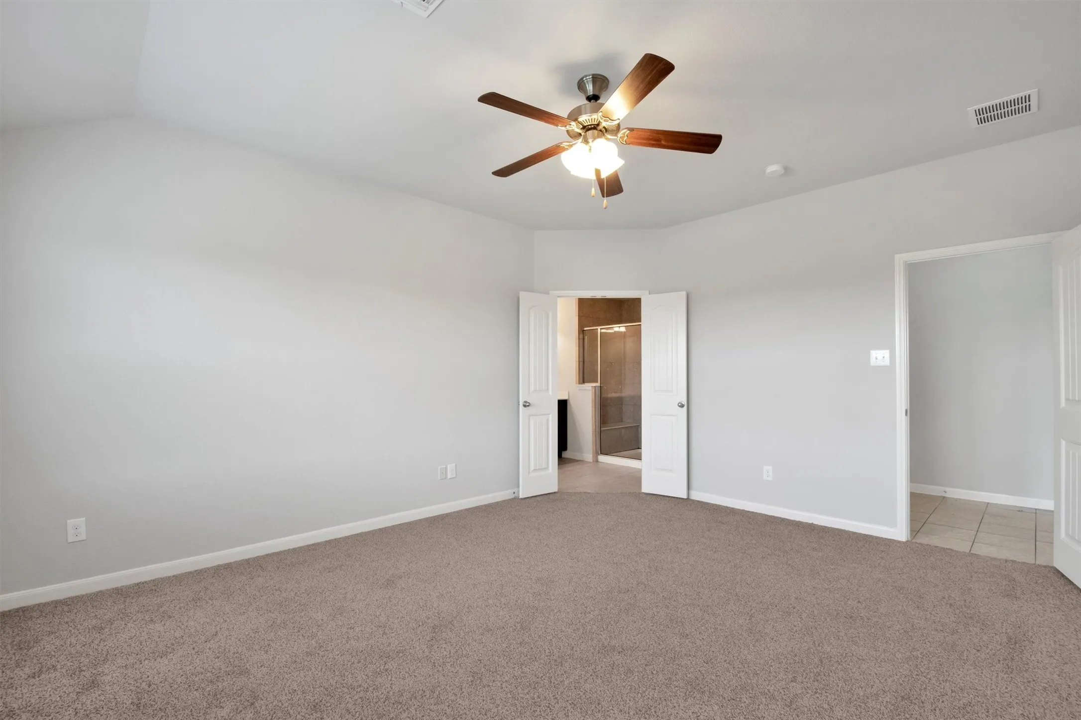 Single Family Residence For Rent in Kaufman County , 5100 Royal Springs Drive, Forney, Texas 75126, 4 Bedroom, 2 Bathroom, 2 Garage spaces, 2,166 Sqft, built in 2016, mls#21300379, Real Estate Agent in Forney, Homes For Rent in Kaufman county, Homes For Rent in Forney, Realtor in Forney Texas, Real Estate Brokerage Independent Realty Texas, Luminita Cordes Realtor