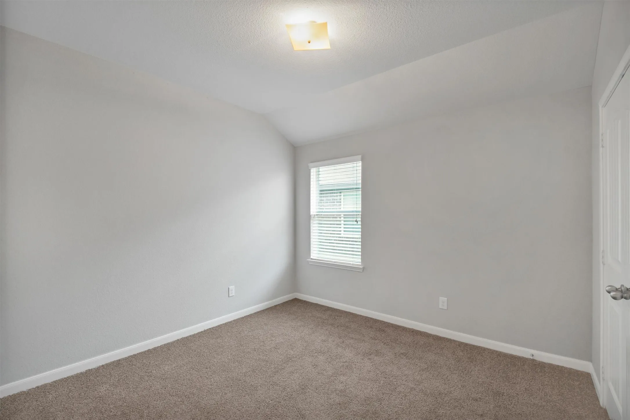 Single Family Residence For Rent in Kaufman County , 5100 Royal Springs Drive, Forney, Texas 75126, 4 Bedroom, 2 Bathroom, 2 Garage spaces, 2,166 Sqft, built in 2016, mls#21300379, Real Estate Agent in Forney, Homes For Rent in Kaufman county, Homes For Rent in Forney, Realtor in Forney Texas, Real Estate Brokerage Independent Realty Texas, Luminita Cordes Realtor