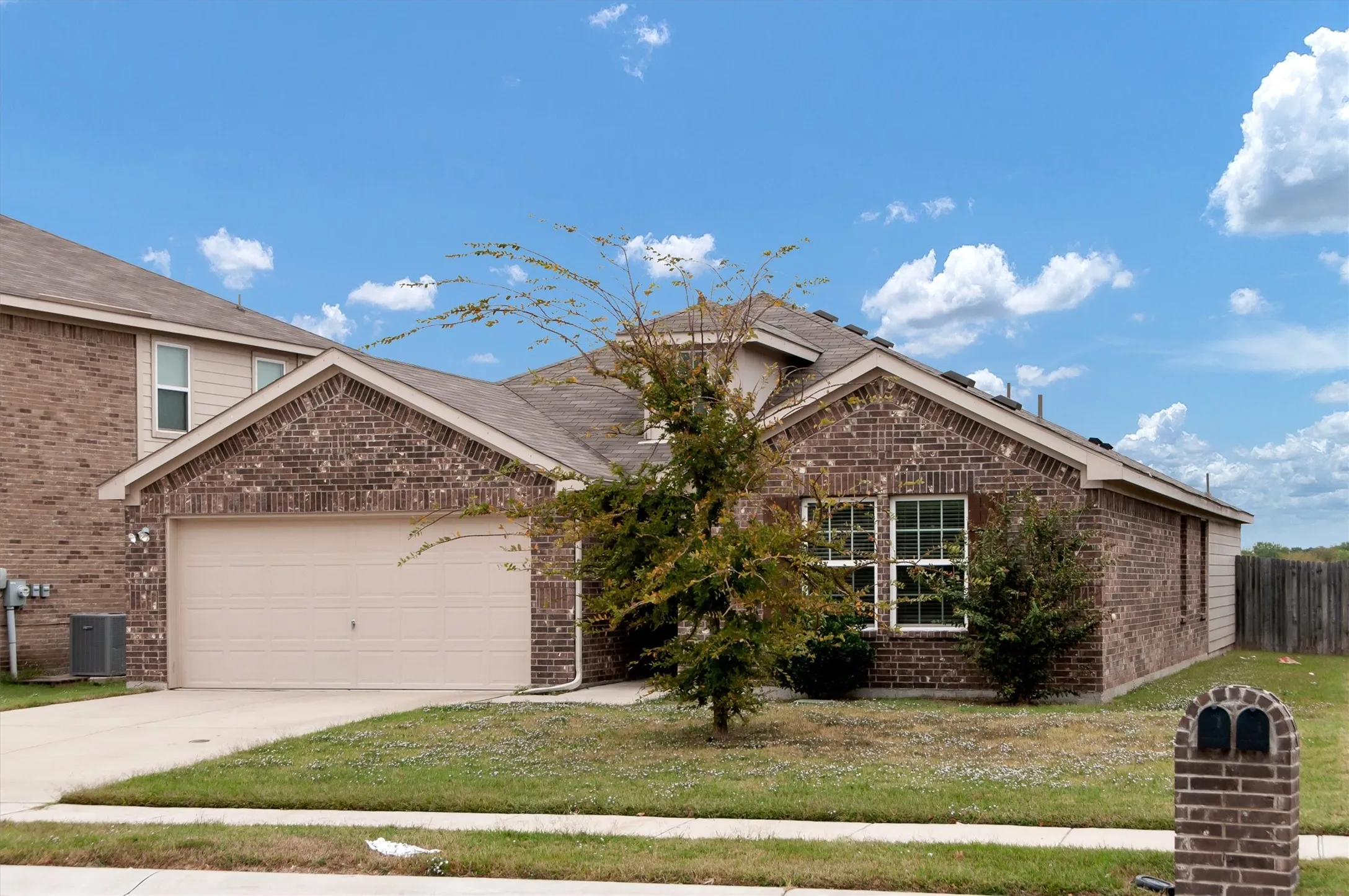 Single Family Residence For Rent in Kaufman County , 5100 Royal Springs Drive, Forney, Texas 75126, 4 Bedroom, 2 Bathroom, 2 Garage spaces, 2,166 Sqft, built in 2016, mls#21300379, Real Estate Agent in Forney, Homes For Rent in Kaufman county, Homes For Rent in Forney, Realtor in Forney Texas, Real Estate Brokerage Independent Realty Texas, Luminita Cordes Realtor