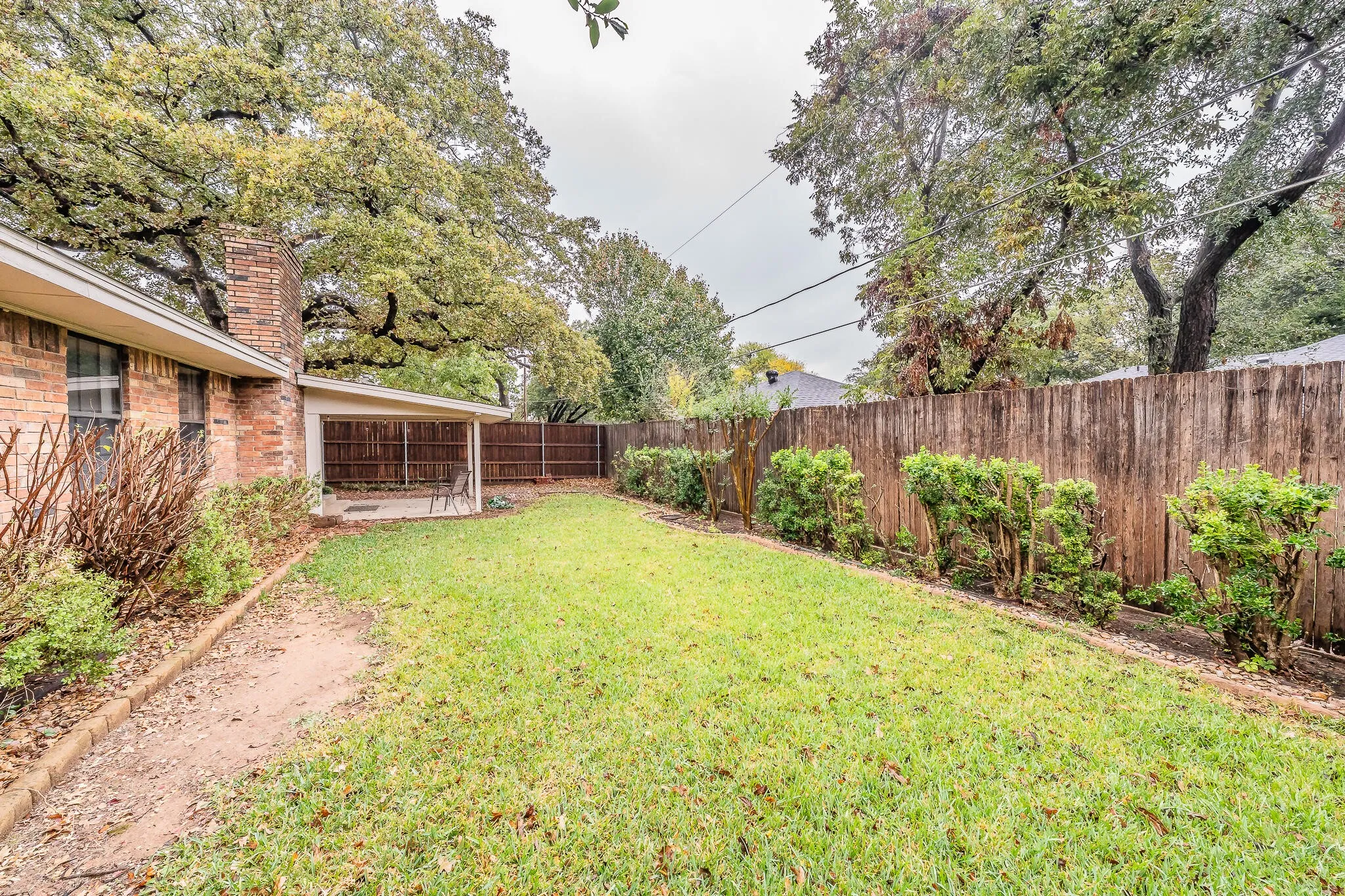 Single Family Residence For Sale in Tarrant County , 917 Bucknell Drive, Arlington, Texas 76012, 3 Bedroom, 2 Bathroom, 2 Garage spaces, 1,929 Sqft, built in 1978, mls#21300364, Real Estate Agent in Arlington, Homes For Sale in Tarrant county, Homes For Sale in Arlington, Realtor in Arlington Texas, Real Estate Brokerage Independent Realty Texas, Luminita Cordes Realtor