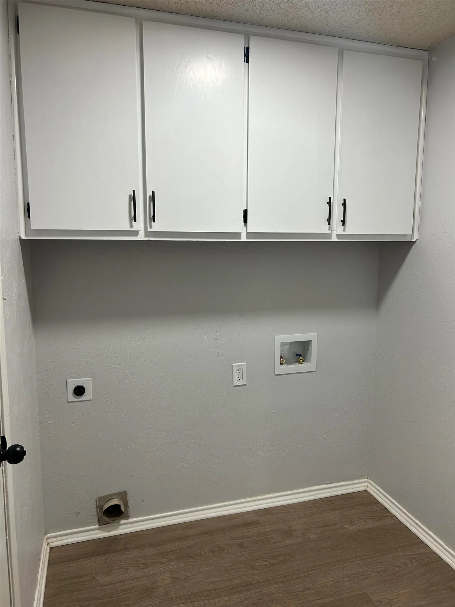 Single Family Residence For Sale in Tarrant County , 917 Bucknell Drive, Arlington, Texas 76012, 3 Bedroom, 2 Bathroom, 2 Garage spaces, 1,929 Sqft, built in 1978, mls#21300364, Real Estate Agent in Arlington, Homes For Sale in Tarrant county, Homes For Sale in Arlington, Realtor in Arlington Texas, Real Estate Brokerage Independent Realty Texas, Luminita Cordes Realtor