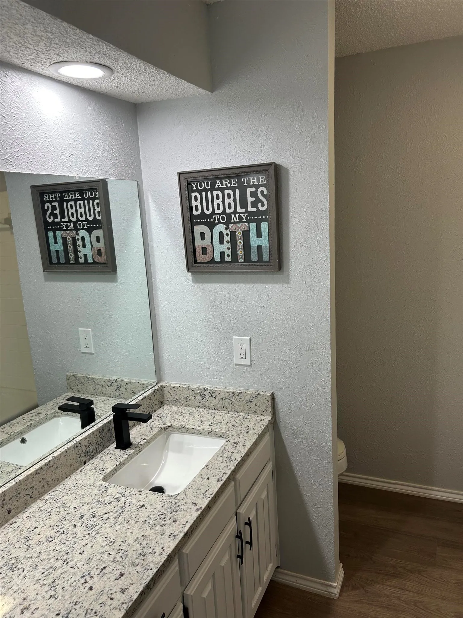 Single Family Residence For Sale in Tarrant County , 917 Bucknell Drive, Arlington, Texas 76012, 3 Bedroom, 2 Bathroom, 2 Garage spaces, 1,929 Sqft, built in 1978, mls#21300364, Real Estate Agent in Arlington, Homes For Sale in Tarrant county, Homes For Sale in Arlington, Realtor in Arlington Texas, Real Estate Brokerage Independent Realty Texas, Luminita Cordes Realtor