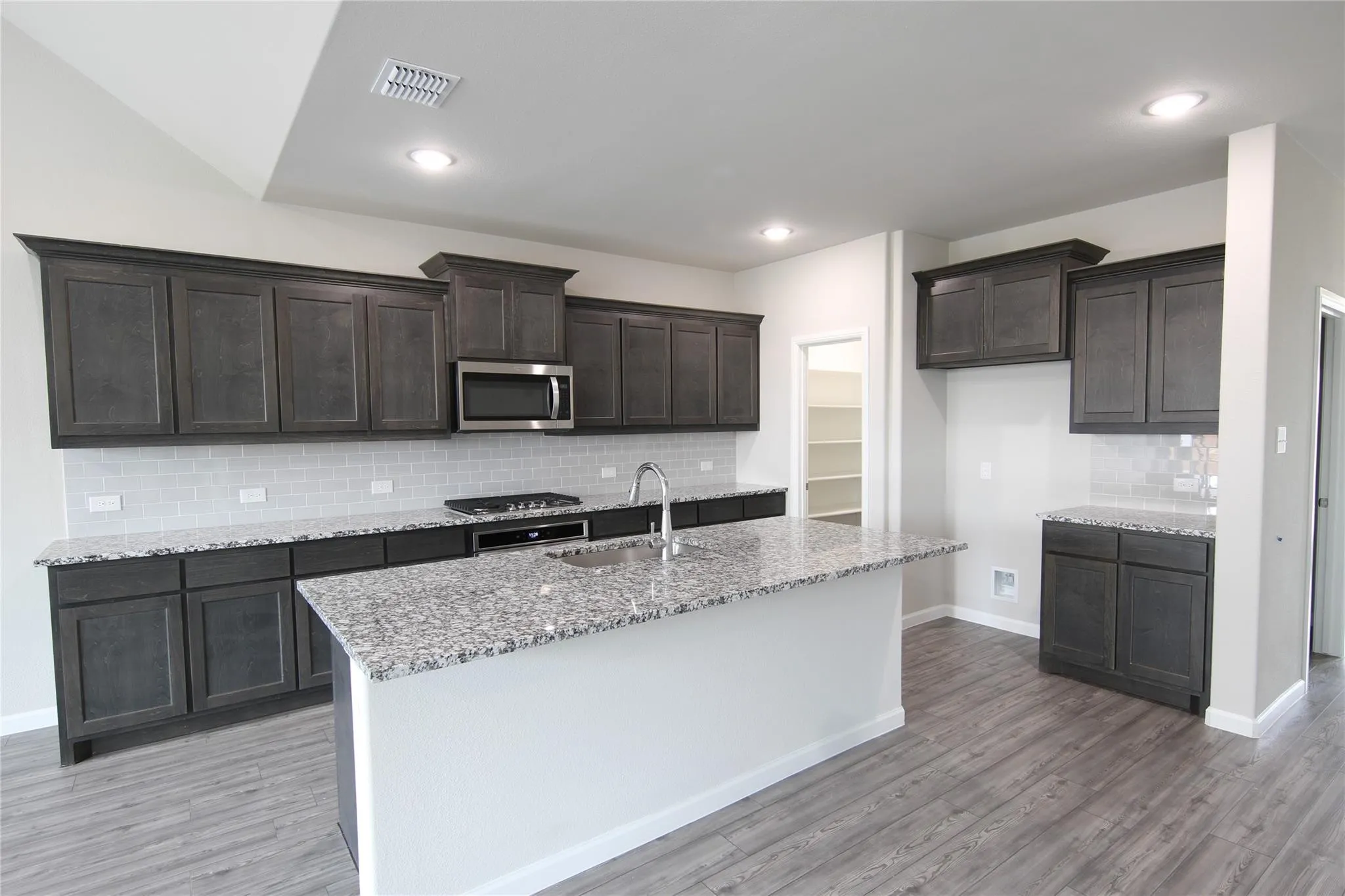 Single Family Residence For Sale in Kaufman County , 1629 Havenrock Drive, Forney, Texas 75126, 4 Bedroom, 3 Bathroom, 2 Garage spaces, 2,447 Sqft, built in 2021, mls#21300356, Real Estate Agent in Forney, Homes For Sale in Kaufman county, Homes For Sale in Forney, Realtor in Forney Texas, Real Estate Brokerage Independent Realty Texas, Luminita Cordes Realtor