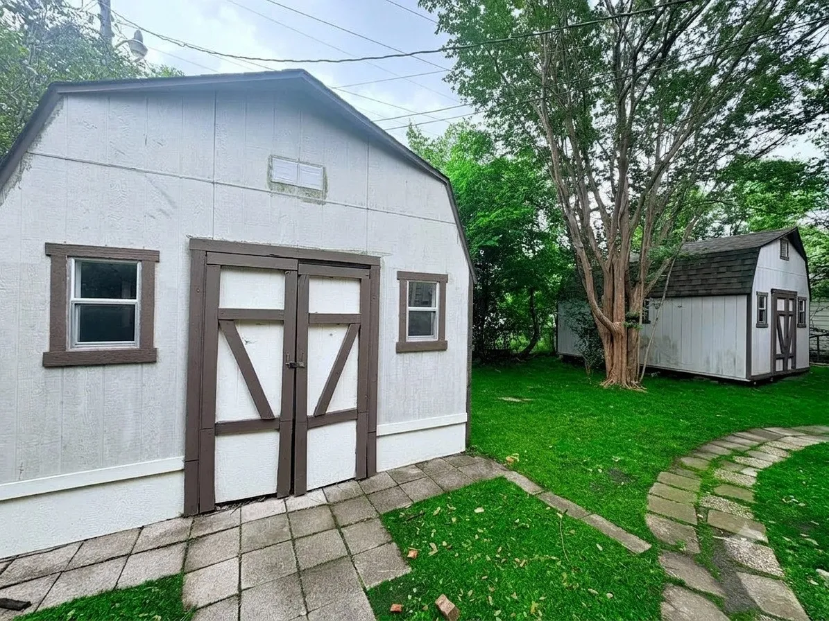 Single Family Residence For Sale in Dallas County , 1004 Powell Road, Mesquite, Texas 75149, 3 Bedroom, 2 Bathroom, Garage spaces, 1,239 Sqft, built in 1954, mls#21296940, Real Estate Agent in Mesquite, Homes For Sale in Dallas county, Homes For Sale in Mesquite, Realtor in Mesquite Texas, Real Estate Brokerage Independent Realty Texas, Luminita Cordes Realtor