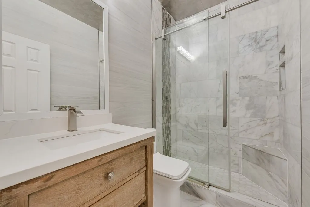 Full bath downstairs.