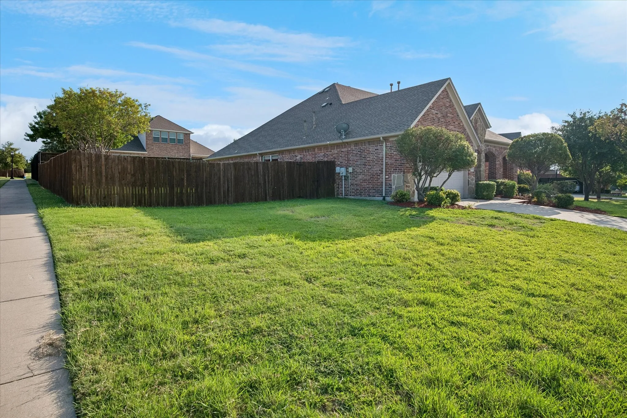 Single Family Residence For Rent in Denton County , 223 Aspen Lane, Frisco, Texas 75036, 4 Bedroom, 4 Bathroom, 2 Garage spaces, 2,975 Sqft, built in 2010, mls#21293928, Real Estate Agent in Frisco, Homes For Rent in Denton county, Homes For Rent in Frisco, Realtor in Frisco Texas, Real Estate Brokerage Independent Realty Texas, Luminita Cordes Realtor