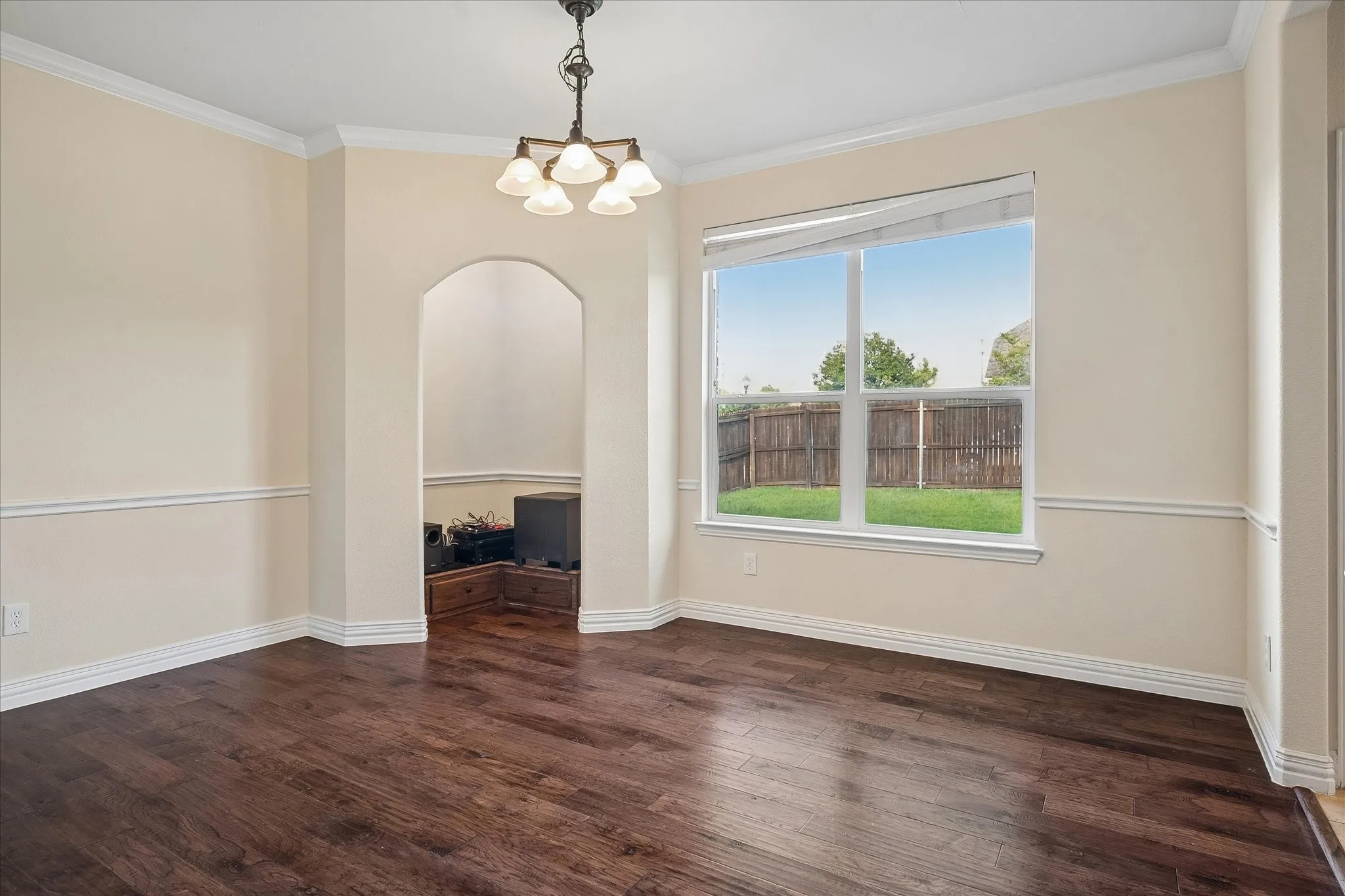 Single Family Residence For Rent in Denton County , 223 Aspen Lane, Frisco, Texas 75036, 4 Bedroom, 4 Bathroom, 2 Garage spaces, 2,975 Sqft, built in 2010, mls#21293928, Real Estate Agent in Frisco, Homes For Rent in Denton county, Homes For Rent in Frisco, Realtor in Frisco Texas, Real Estate Brokerage Independent Realty Texas, Luminita Cordes Realtor