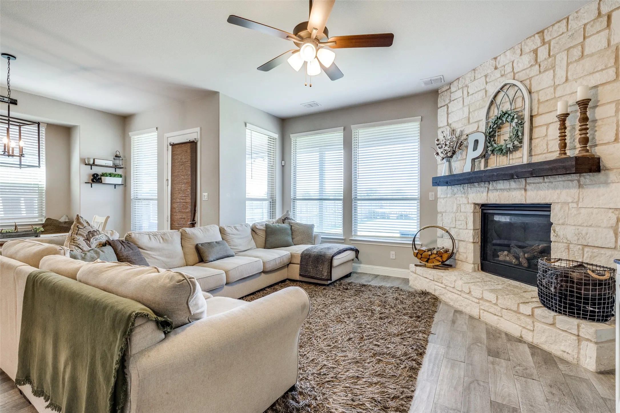 Single Family Residence For Rent in Tarrant County , 672 Harris Ridge Drive, Arlington, Texas 76002, 4 Bedroom, 3 Bathroom, 2 Garage spaces, 3,218 Sqft, built in 2019, mls#21300350, Real Estate Agent in Arlington, Homes For Rent in Tarrant county, Homes For Rent in Arlington, Realtor in Arlington Texas, Real Estate Brokerage Independent Realty Texas, Luminita Cordes Realtor