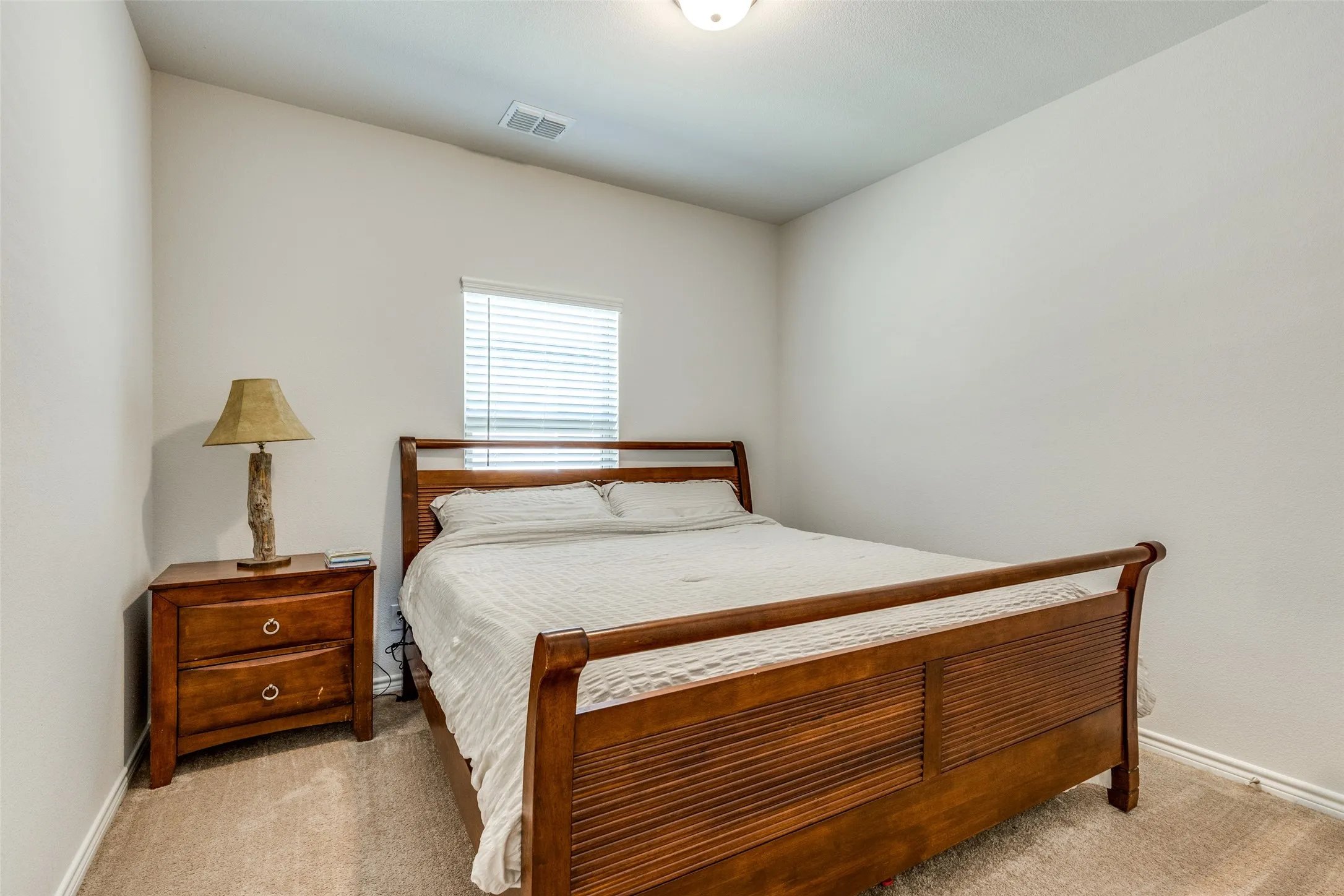 Single Family Residence For Rent in Tarrant County , 672 Harris Ridge Drive, Arlington, Texas 76002, 4 Bedroom, 3 Bathroom, 2 Garage spaces, 3,218 Sqft, built in 2019, mls#21300350, Real Estate Agent in Arlington, Homes For Rent in Tarrant county, Homes For Rent in Arlington, Realtor in Arlington Texas, Real Estate Brokerage Independent Realty Texas, Luminita Cordes Realtor