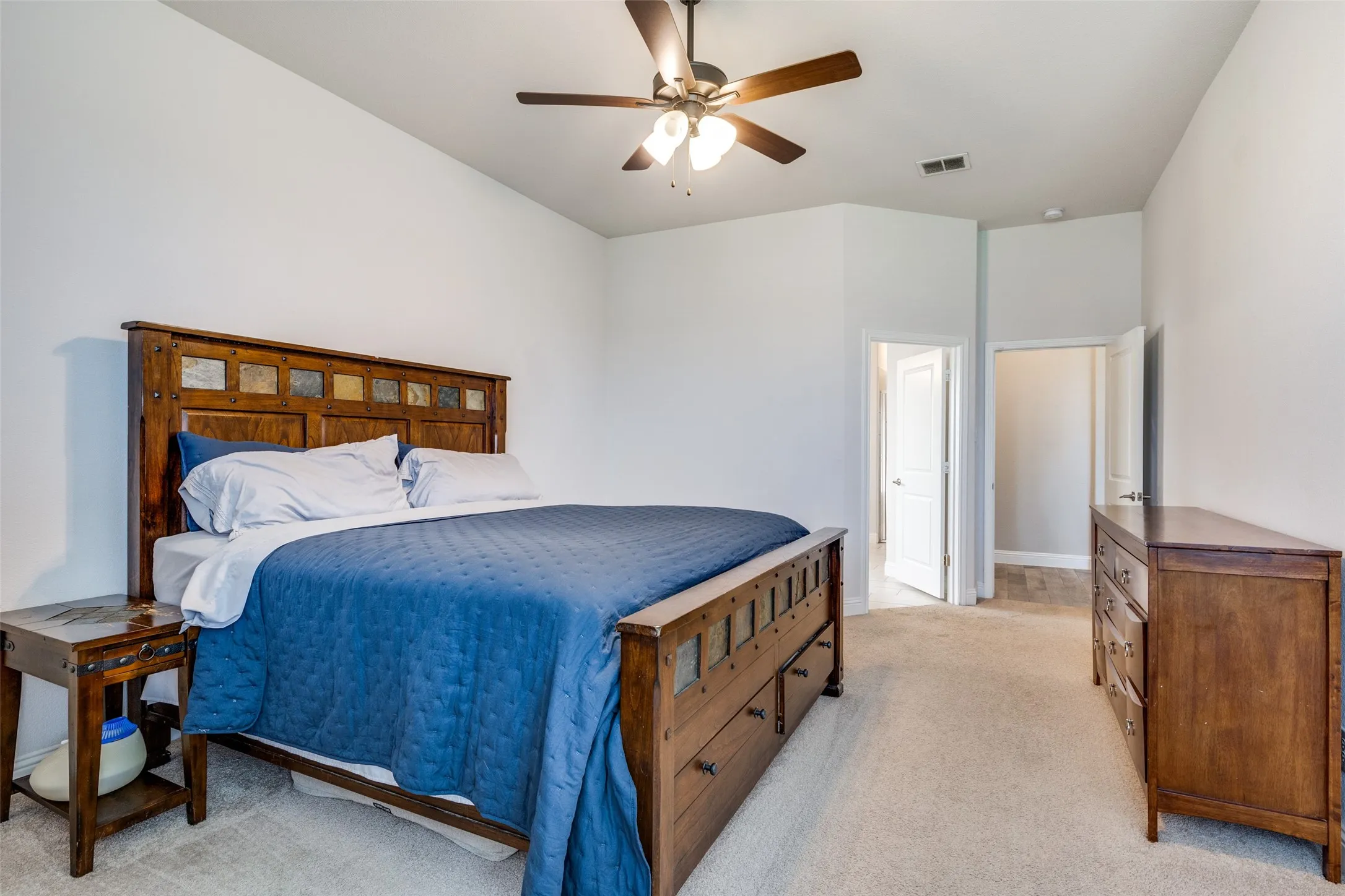 Single Family Residence For Rent in Tarrant County , 672 Harris Ridge Drive, Arlington, Texas 76002, 4 Bedroom, 3 Bathroom, 2 Garage spaces, 3,218 Sqft, built in 2019, mls#21300350, Real Estate Agent in Arlington, Homes For Rent in Tarrant county, Homes For Rent in Arlington, Realtor in Arlington Texas, Real Estate Brokerage Independent Realty Texas, Luminita Cordes Realtor