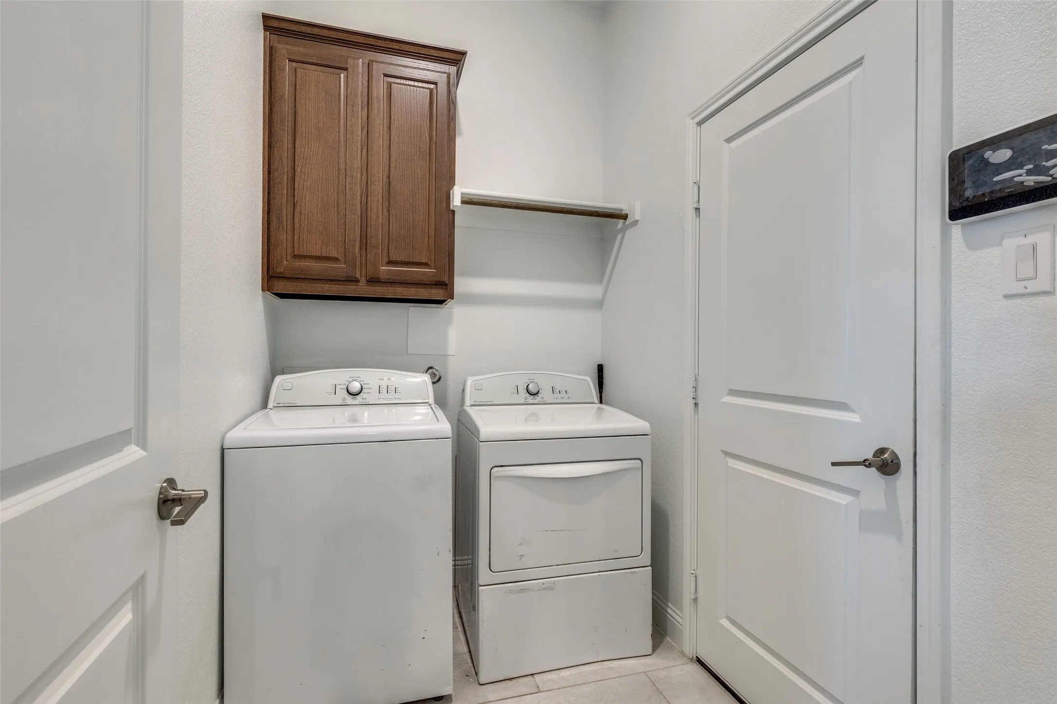 Single Family Residence For Rent in Tarrant County , 672 Harris Ridge Drive, Arlington, Texas 76002, 4 Bedroom, 3 Bathroom, 2 Garage spaces, 3,218 Sqft, built in 2019, mls#21300350, Real Estate Agent in Arlington, Homes For Rent in Tarrant county, Homes For Rent in Arlington, Realtor in Arlington Texas, Real Estate Brokerage Independent Realty Texas, Luminita Cordes Realtor