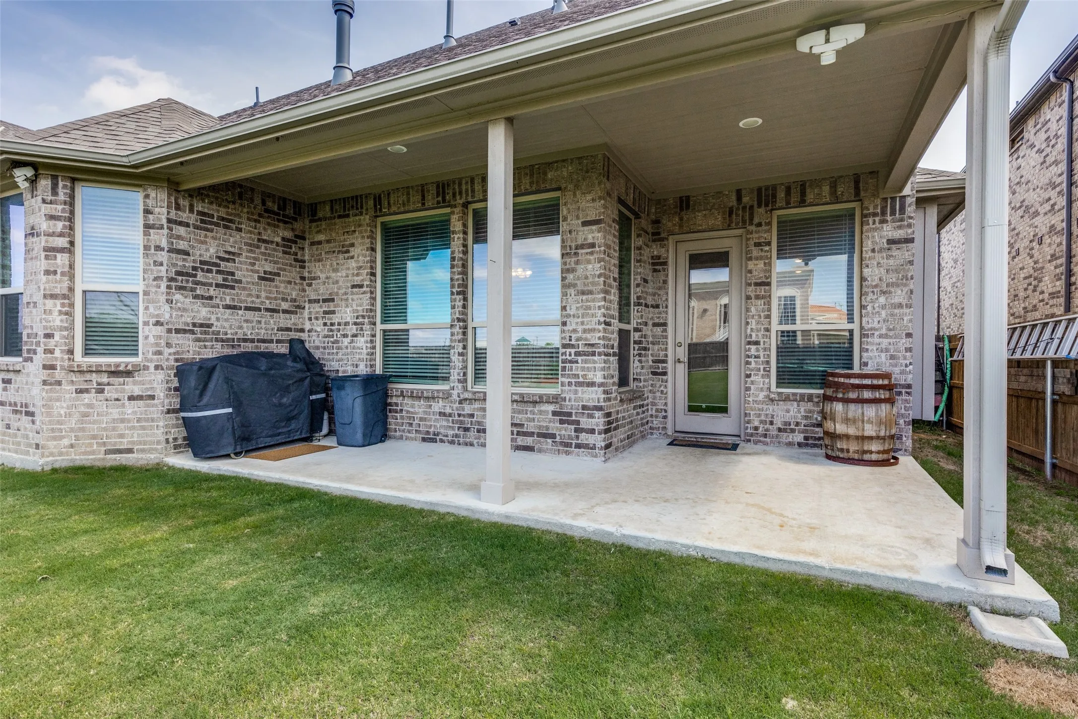 Single Family Residence For Rent in Tarrant County , 672 Harris Ridge Drive, Arlington, Texas 76002, 4 Bedroom, 3 Bathroom, 2 Garage spaces, 3,218 Sqft, built in 2019, mls#21300350, Real Estate Agent in Arlington, Homes For Rent in Tarrant county, Homes For Rent in Arlington, Realtor in Arlington Texas, Real Estate Brokerage Independent Realty Texas, Luminita Cordes Realtor