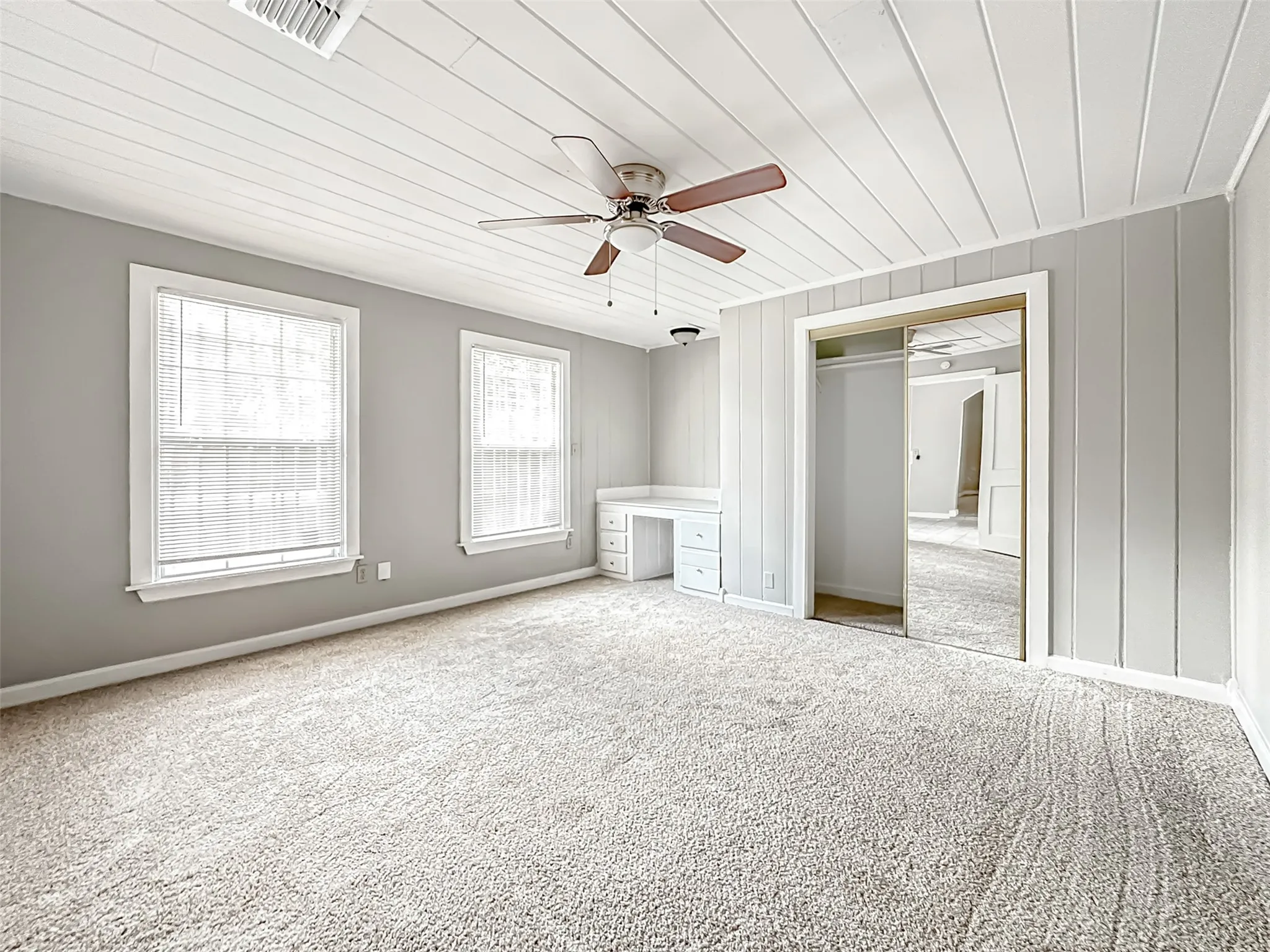 Single Family Residence For Rent in Dallas County , 6340 Parkdale Drive, Dallas, Texas 75227, 3 Bedroom, 2 Bathroom, 1 Garage spaces, 1,287 Sqft, built in 1948, mls#21293386, Real Estate Agent in Dallas, Homes For Rent in Dallas county, Homes For Rent in Dallas, Realtor in Dallas Texas, Real Estate Brokerage Independent Realty Texas, Luminita Cordes Realtor
