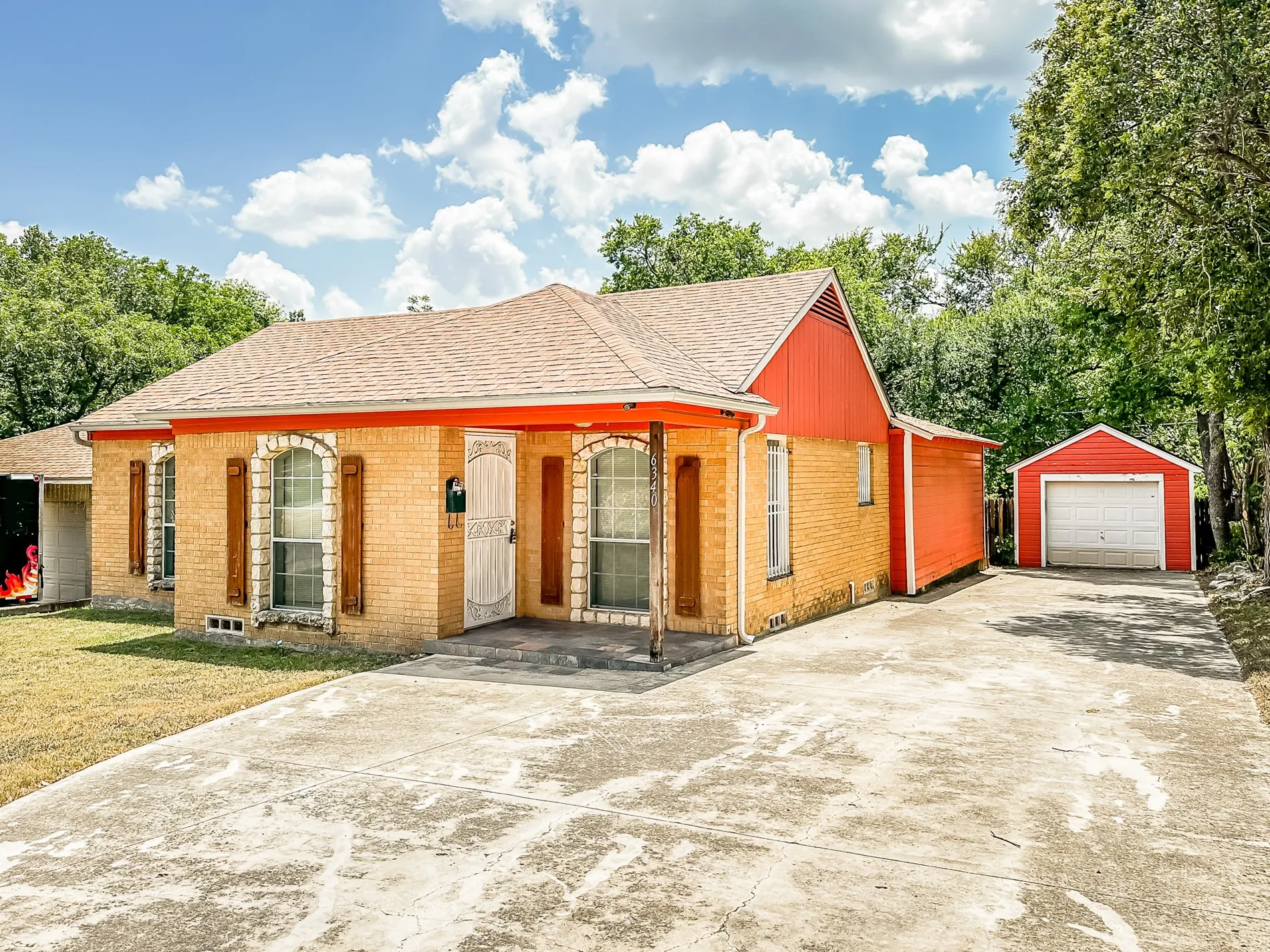 Single Family Residence For Rent in Dallas County , 6340 Parkdale Drive, Dallas, Texas 75227, 3 Bedroom, 2 Bathroom, 1 Garage spaces, 1,287 Sqft, built in 1948, mls#21293386, Real Estate Agent in Dallas, Homes For Rent in Dallas county, Homes For Rent in Dallas, Realtor in Dallas Texas, Real Estate Brokerage Independent Realty Texas, Luminita Cordes Realtor