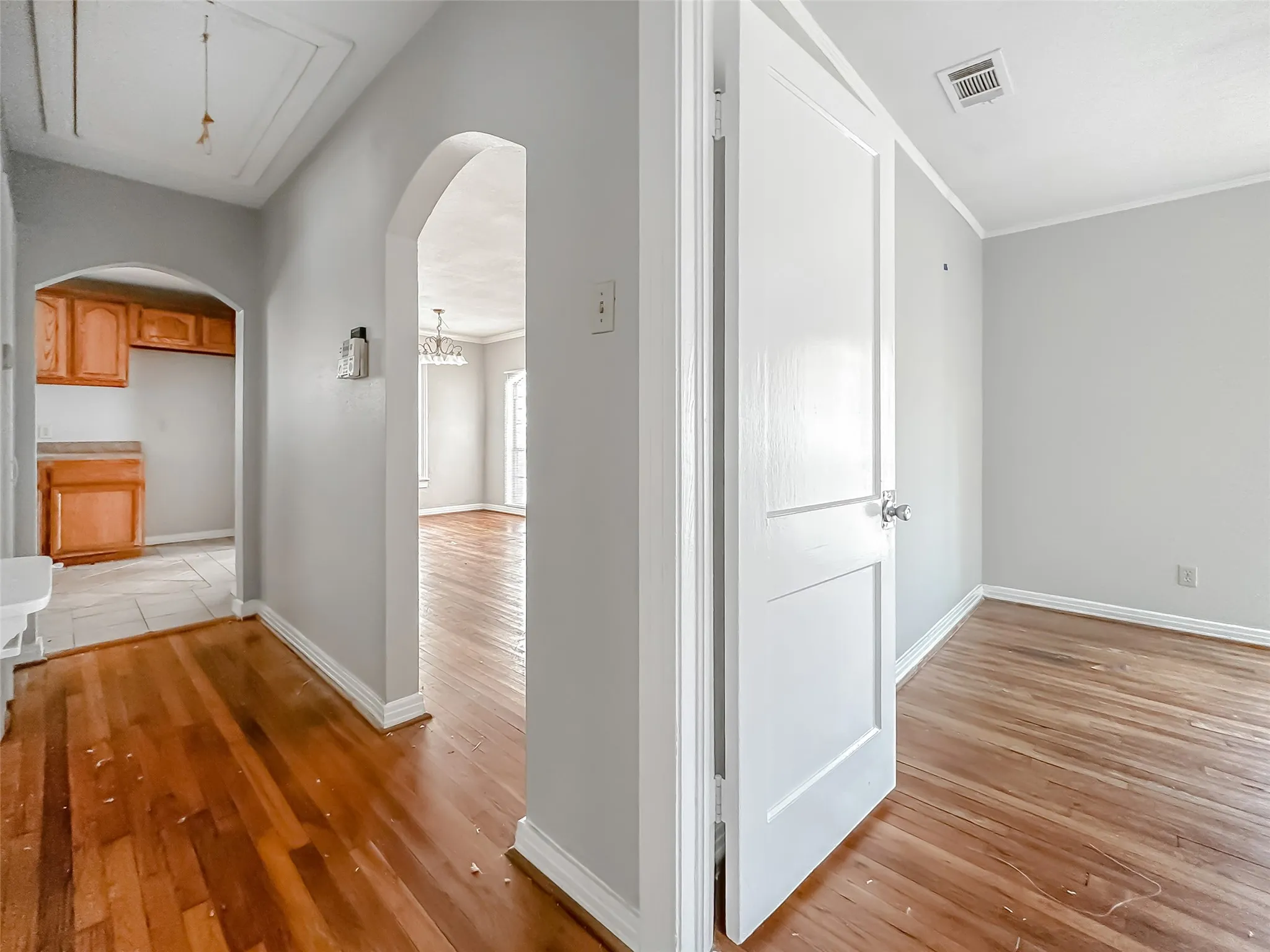 Single Family Residence For Rent in Dallas County , 6340 Parkdale Drive, Dallas, Texas 75227, 3 Bedroom, 2 Bathroom, 1 Garage spaces, 1,287 Sqft, built in 1948, mls#21293386, Real Estate Agent in Dallas, Homes For Rent in Dallas county, Homes For Rent in Dallas, Realtor in Dallas Texas, Real Estate Brokerage Independent Realty Texas, Luminita Cordes Realtor