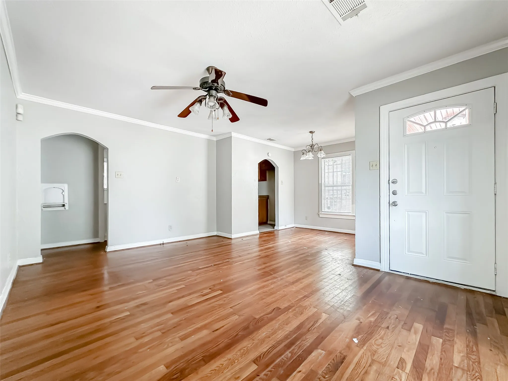 Single Family Residence For Rent in Dallas County , 6340 Parkdale Drive, Dallas, Texas 75227, 3 Bedroom, 2 Bathroom, 1 Garage spaces, 1,287 Sqft, built in 1948, mls#21293386, Real Estate Agent in Dallas, Homes For Rent in Dallas county, Homes For Rent in Dallas, Realtor in Dallas Texas, Real Estate Brokerage Independent Realty Texas, Luminita Cordes Realtor