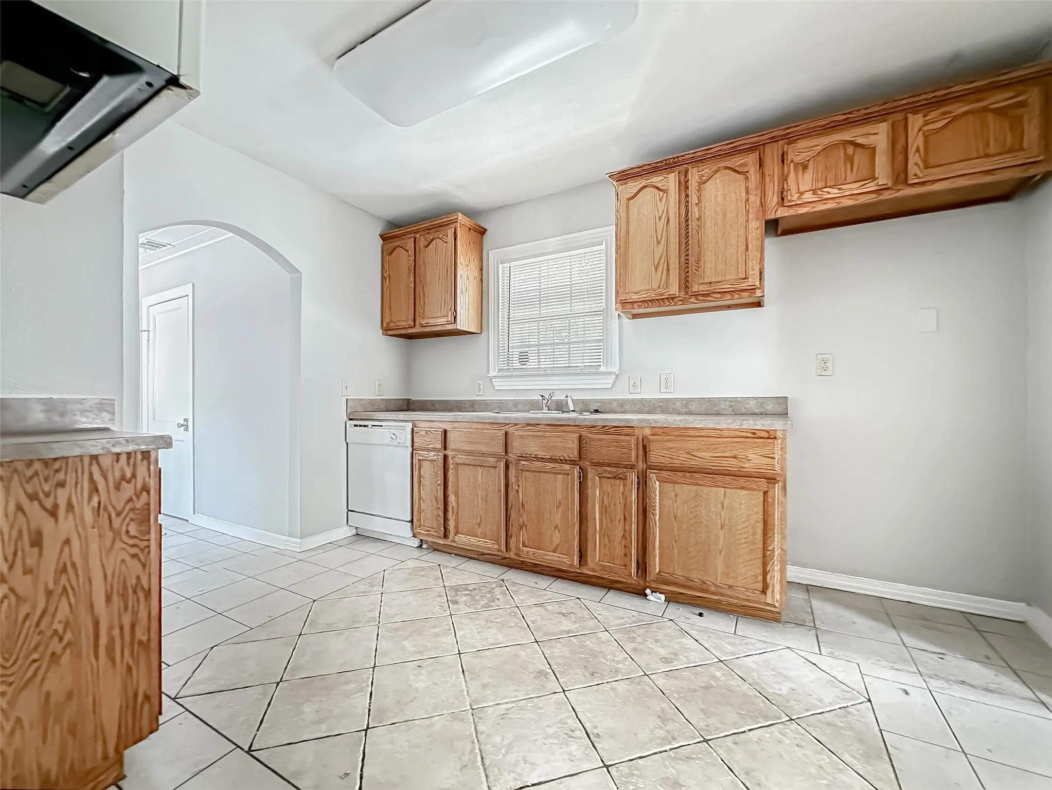 Single Family Residence For Rent in Dallas County , 6340 Parkdale Drive, Dallas, Texas 75227, 3 Bedroom, 2 Bathroom, 1 Garage spaces, 1,287 Sqft, built in 1948, mls#21293386, Real Estate Agent in Dallas, Homes For Rent in Dallas county, Homes For Rent in Dallas, Realtor in Dallas Texas, Real Estate Brokerage Independent Realty Texas, Luminita Cordes Realtor