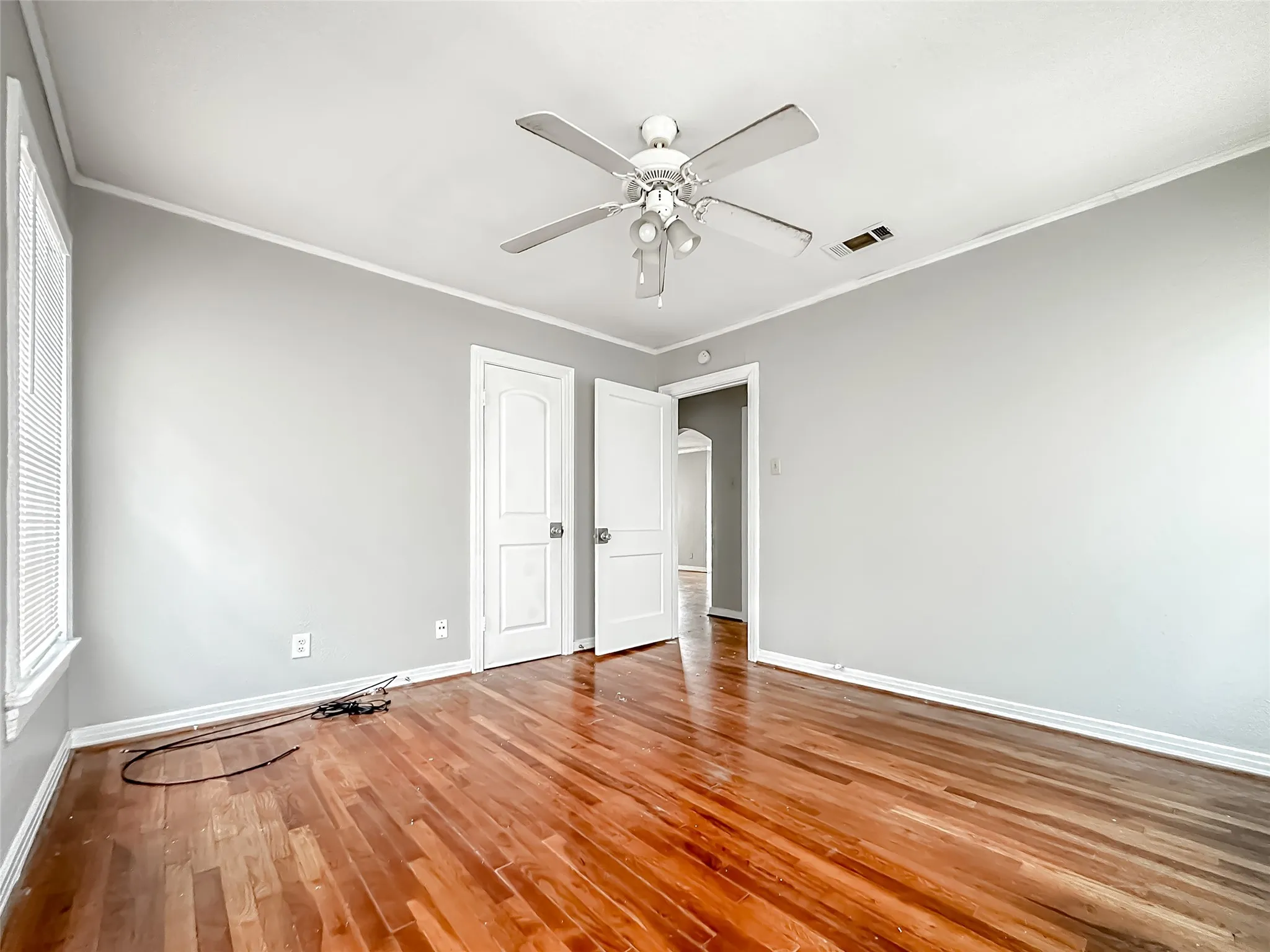 Single Family Residence For Rent in Dallas County , 6340 Parkdale Drive, Dallas, Texas 75227, 3 Bedroom, 2 Bathroom, 1 Garage spaces, 1,287 Sqft, built in 1948, mls#21293386, Real Estate Agent in Dallas, Homes For Rent in Dallas county, Homes For Rent in Dallas, Realtor in Dallas Texas, Real Estate Brokerage Independent Realty Texas, Luminita Cordes Realtor