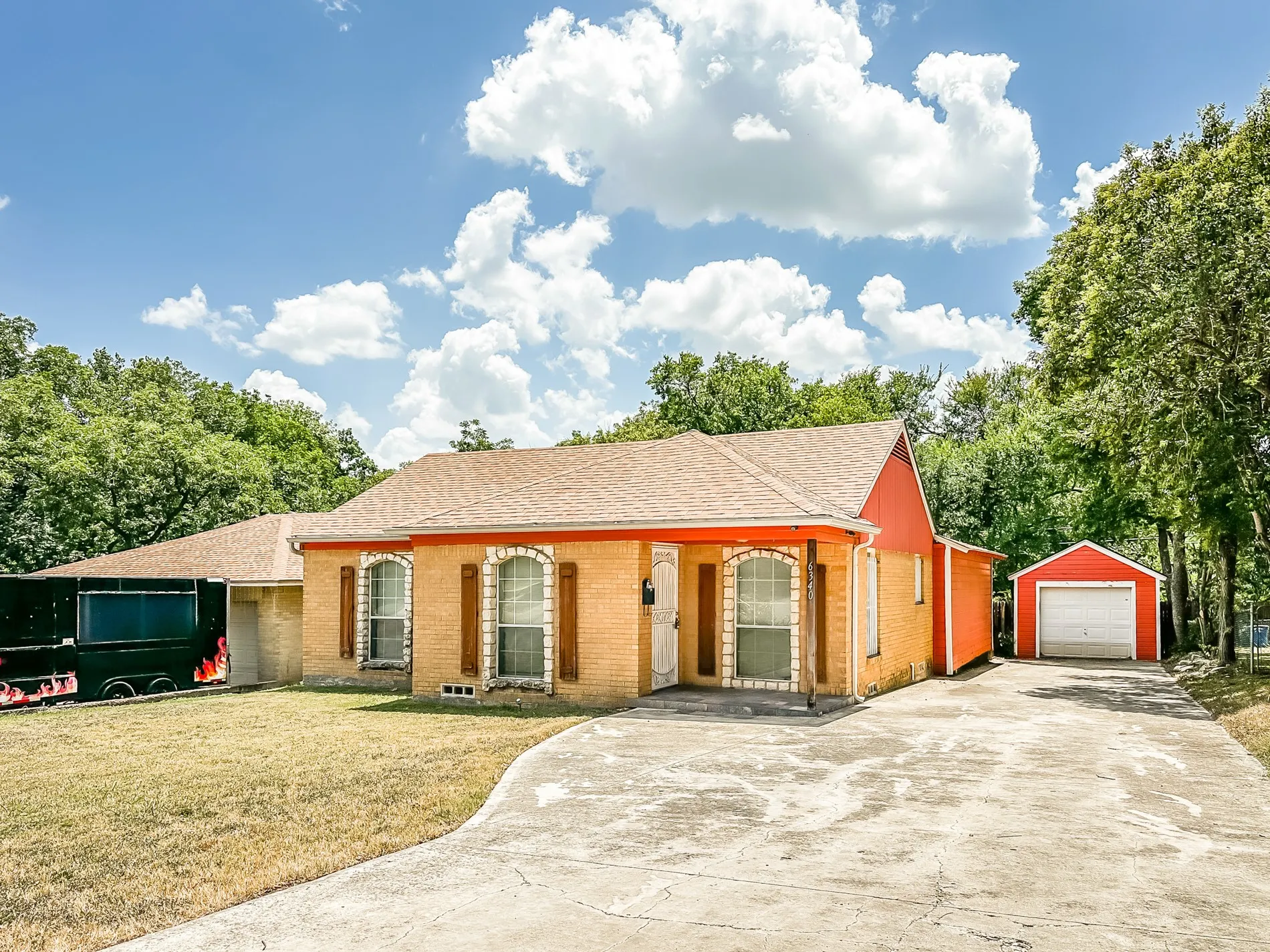 Single Family Residence For Rent in Dallas County , 6340 Parkdale Drive, Dallas, Texas 75227, 3 Bedroom, 2 Bathroom, 1 Garage spaces, 1,287 Sqft, built in 1948, mls#21293386, Real Estate Agent in Dallas, Homes For Rent in Dallas county, Homes For Rent in Dallas, Realtor in Dallas Texas, Real Estate Brokerage Independent Realty Texas, Luminita Cordes Realtor
