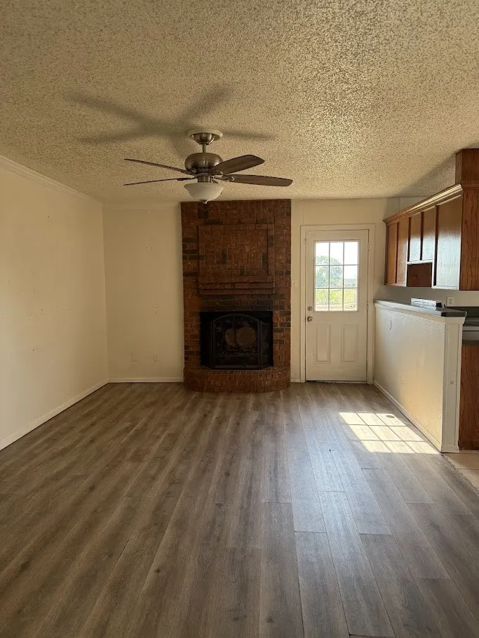 Single Family Residence For Sale in Tarrant County , 11204 Liberty School Road, Pelican Bay, Texas 76020, 3 Bedroom, 2 Bathroom, 1 Garage spaces, 1,088 Sqft, built in 1987, mls#21299526, Real Estate Agent in Pelican Bay, Homes For Sale in Tarrant county, Homes For Sale in Pelican Bay, Realtor in Pelican Bay Texas, Real Estate Brokerage Independent Realty Texas, Luminita Cordes Realtor