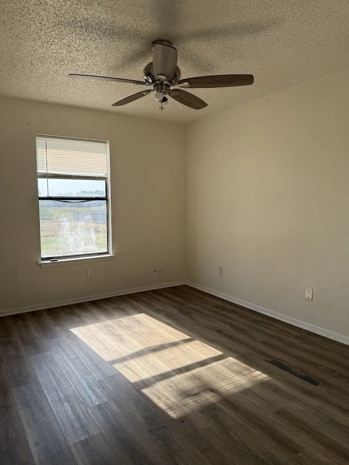 Single Family Residence For Sale in Tarrant County , 11204 Liberty School Road, Pelican Bay, Texas 76020, 3 Bedroom, 2 Bathroom, 1 Garage spaces, 1,088 Sqft, built in 1987, mls#21299526, Real Estate Agent in Pelican Bay, Homes For Sale in Tarrant county, Homes For Sale in Pelican Bay, Realtor in Pelican Bay Texas, Real Estate Brokerage Independent Realty Texas, Luminita Cordes Realtor