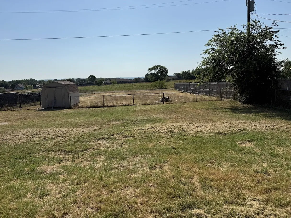 Single Family Residence For Sale in Tarrant County , 11204 Liberty School Road, Pelican Bay, Texas 76020, 3 Bedroom, 2 Bathroom, 1 Garage spaces, 1,088 Sqft, built in 1987, mls#21299526, Real Estate Agent in Pelican Bay, Homes For Sale in Tarrant county, Homes For Sale in Pelican Bay, Realtor in Pelican Bay Texas, Real Estate Brokerage Independent Realty Texas, Luminita Cordes Realtor