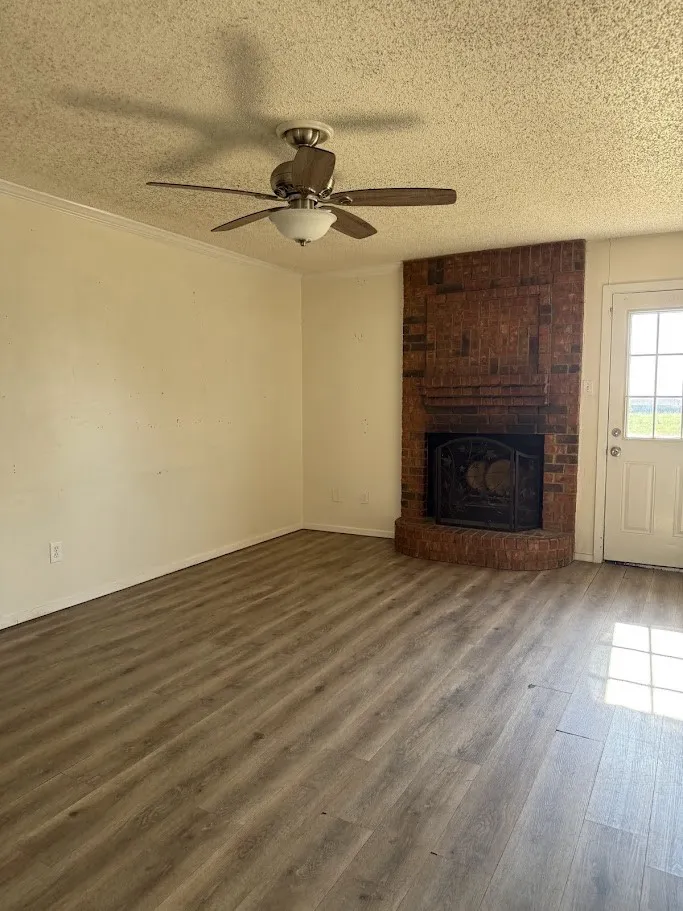 Single Family Residence For Sale in Tarrant County , 11204 Liberty School Road, Pelican Bay, Texas 76020, 3 Bedroom, 2 Bathroom, 1 Garage spaces, 1,088 Sqft, built in 1987, mls#21299526, Real Estate Agent in Pelican Bay, Homes For Sale in Tarrant county, Homes For Sale in Pelican Bay, Realtor in Pelican Bay Texas, Real Estate Brokerage Independent Realty Texas, Luminita Cordes Realtor