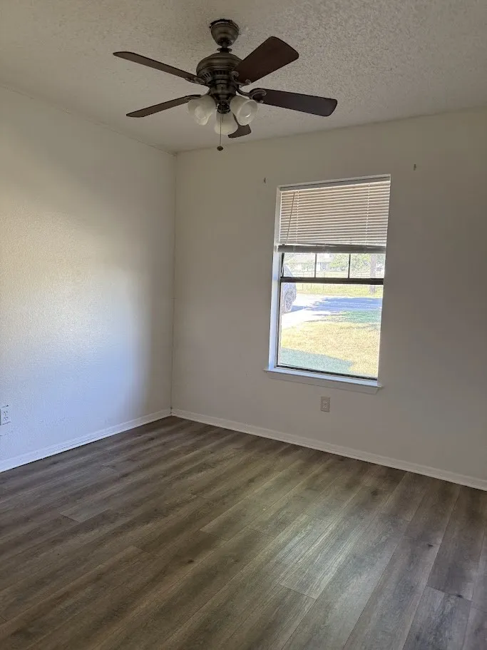 Single Family Residence For Sale in Tarrant County , 11204 Liberty School Road, Pelican Bay, Texas 76020, 3 Bedroom, 2 Bathroom, 1 Garage spaces, 1,088 Sqft, built in 1987, mls#21299526, Real Estate Agent in Pelican Bay, Homes For Sale in Tarrant county, Homes For Sale in Pelican Bay, Realtor in Pelican Bay Texas, Real Estate Brokerage Independent Realty Texas, Luminita Cordes Realtor