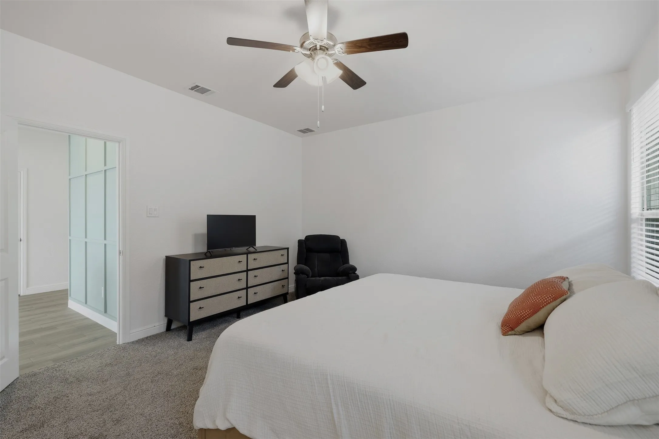 Single Family Residence For Sale in Parker County , 2341 Waggoner Ranch Drive, Weatherford, Texas 76087, 3 Bedroom, 2 Bathroom, 2 Garage spaces, 1,656 Sqft, built in 2022, mls#21300338, Real Estate Agent in Weatherford, Homes For Sale in Parker county, Homes For Sale in Weatherford, Realtor in Weatherford Texas, Real Estate Brokerage Independent Realty Texas, Luminita Cordes Realtor