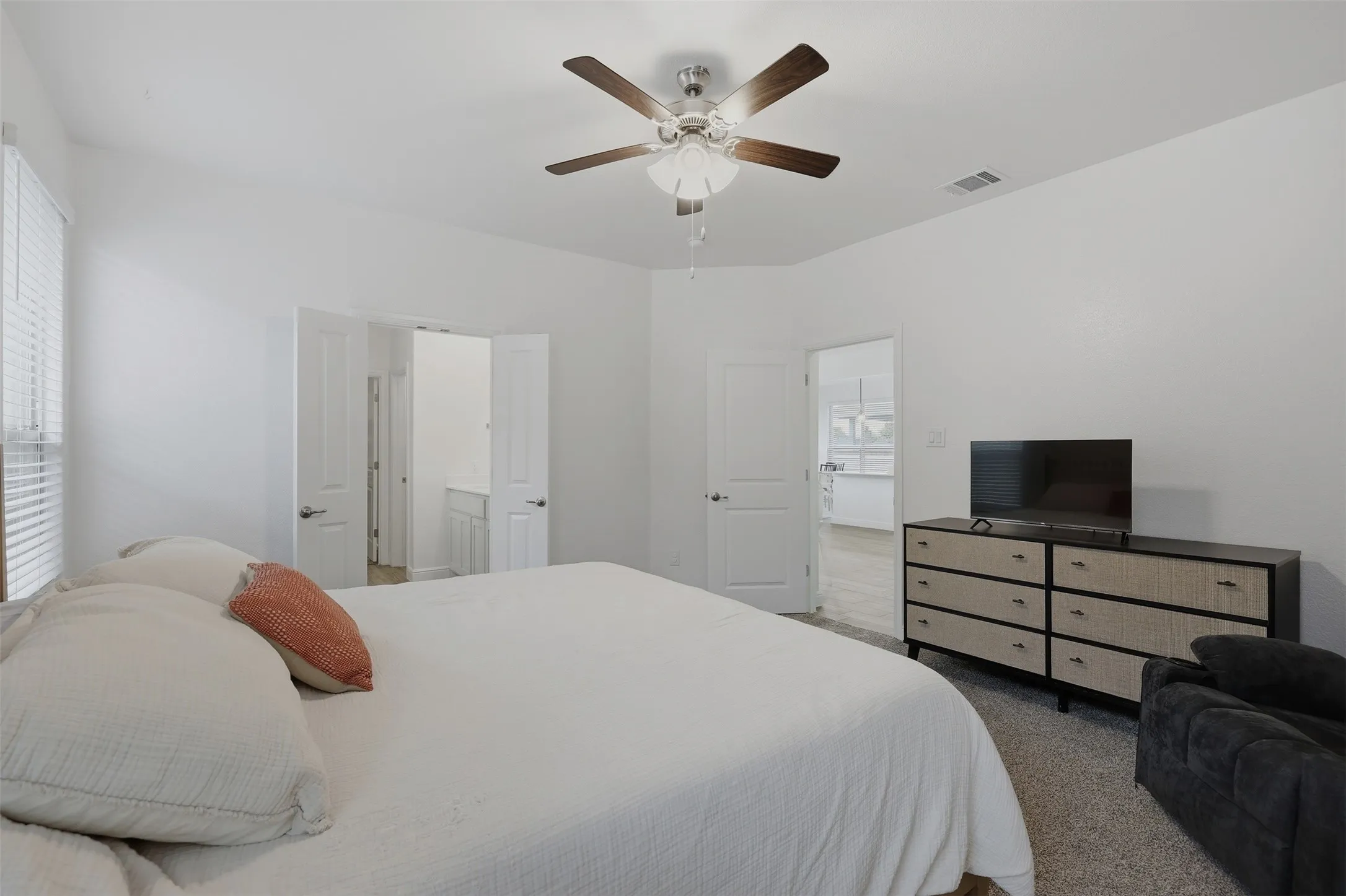 Single Family Residence For Sale in Parker County , 2341 Waggoner Ranch Drive, Weatherford, Texas 76087, 3 Bedroom, 2 Bathroom, 2 Garage spaces, 1,656 Sqft, built in 2022, mls#21300338, Real Estate Agent in Weatherford, Homes For Sale in Parker county, Homes For Sale in Weatherford, Realtor in Weatherford Texas, Real Estate Brokerage Independent Realty Texas, Luminita Cordes Realtor
