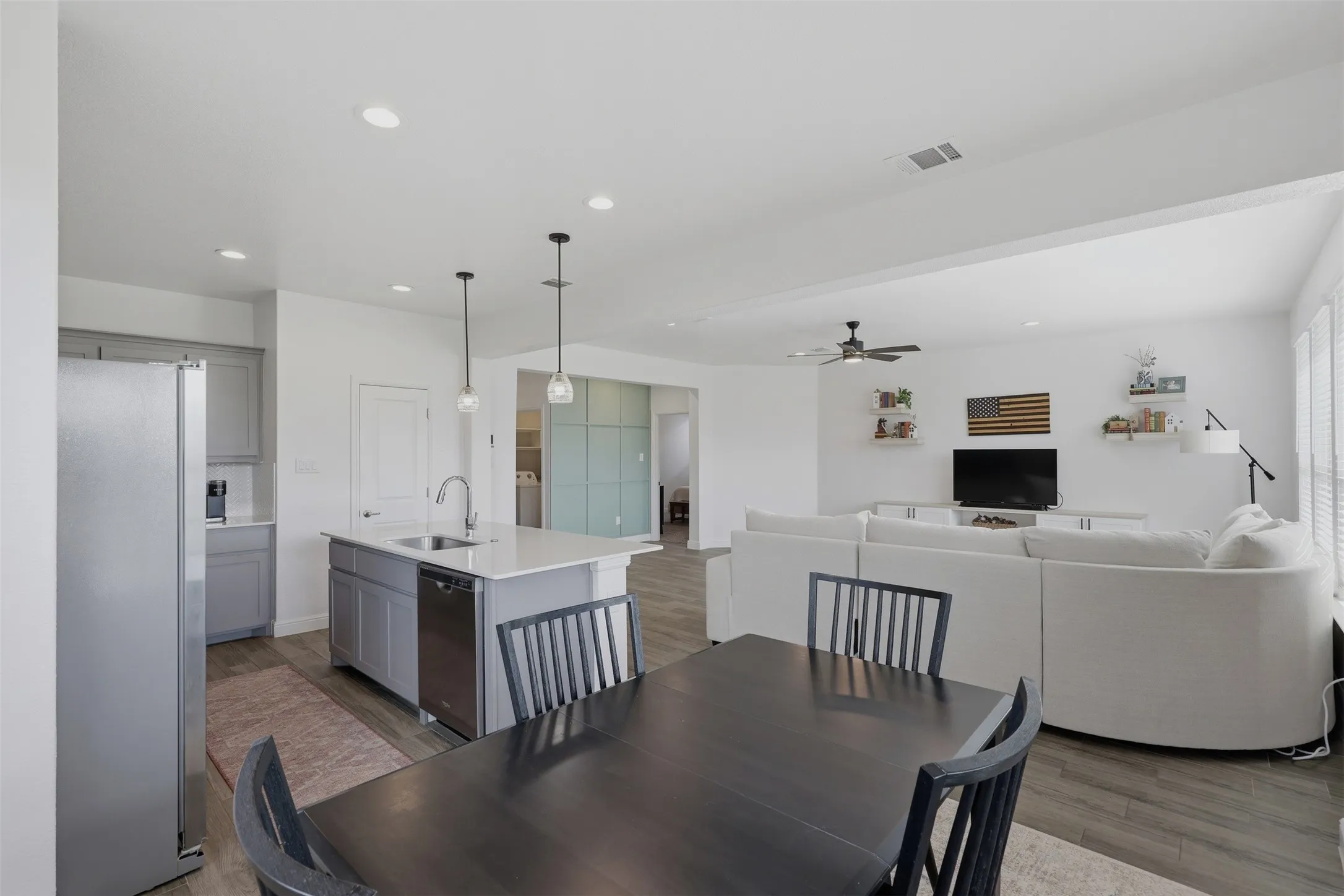 Single Family Residence For Sale in Parker County , 2341 Waggoner Ranch Drive, Weatherford, Texas 76087, 3 Bedroom, 2 Bathroom, 2 Garage spaces, 1,656 Sqft, built in 2022, mls#21300338, Real Estate Agent in Weatherford, Homes For Sale in Parker county, Homes For Sale in Weatherford, Realtor in Weatherford Texas, Real Estate Brokerage Independent Realty Texas, Luminita Cordes Realtor