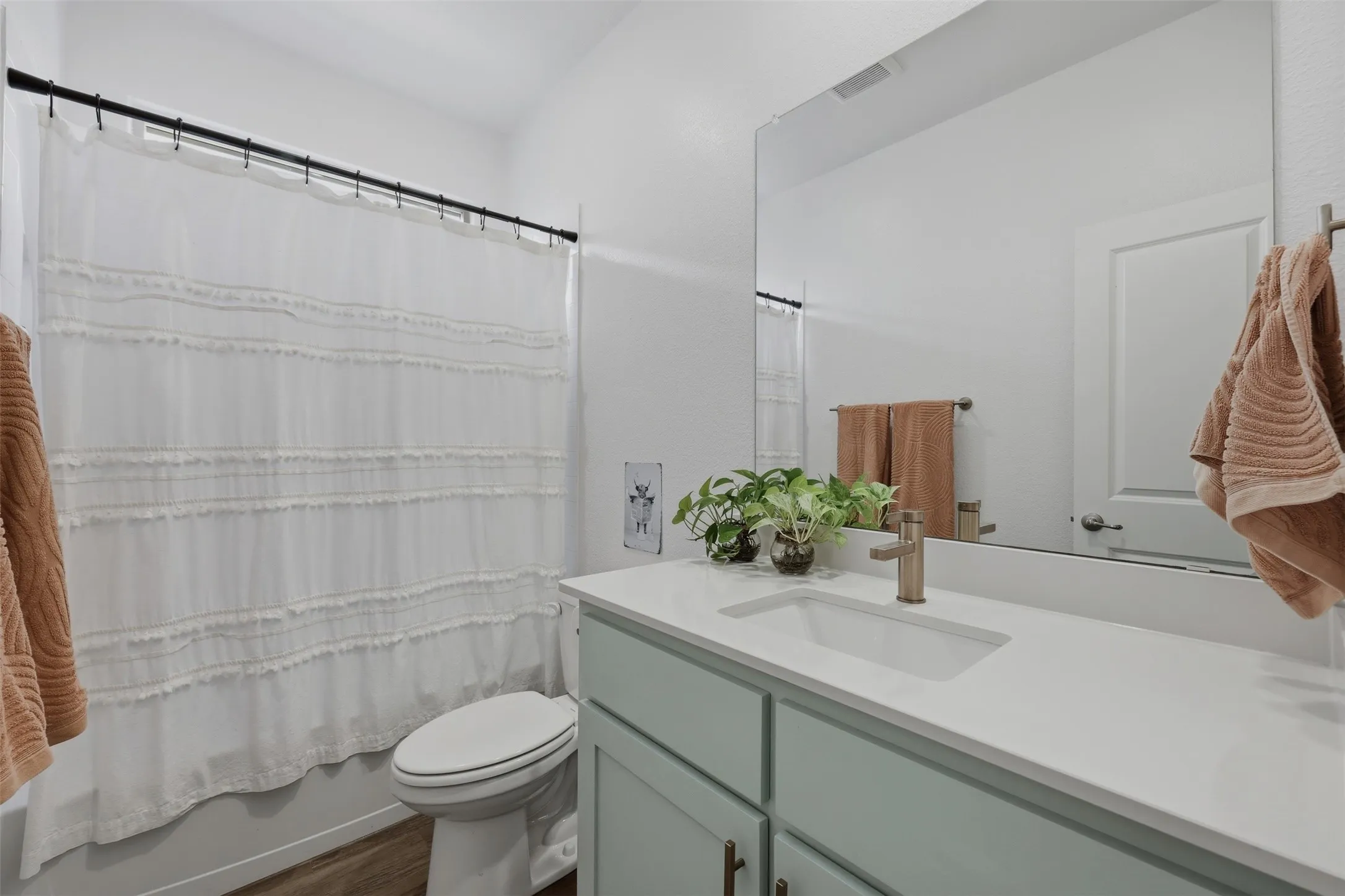Single Family Residence For Sale in Parker County , 2341 Waggoner Ranch Drive, Weatherford, Texas 76087, 3 Bedroom, 2 Bathroom, 2 Garage spaces, 1,656 Sqft, built in 2022, mls#21300338, Real Estate Agent in Weatherford, Homes For Sale in Parker county, Homes For Sale in Weatherford, Realtor in Weatherford Texas, Real Estate Brokerage Independent Realty Texas, Luminita Cordes Realtor