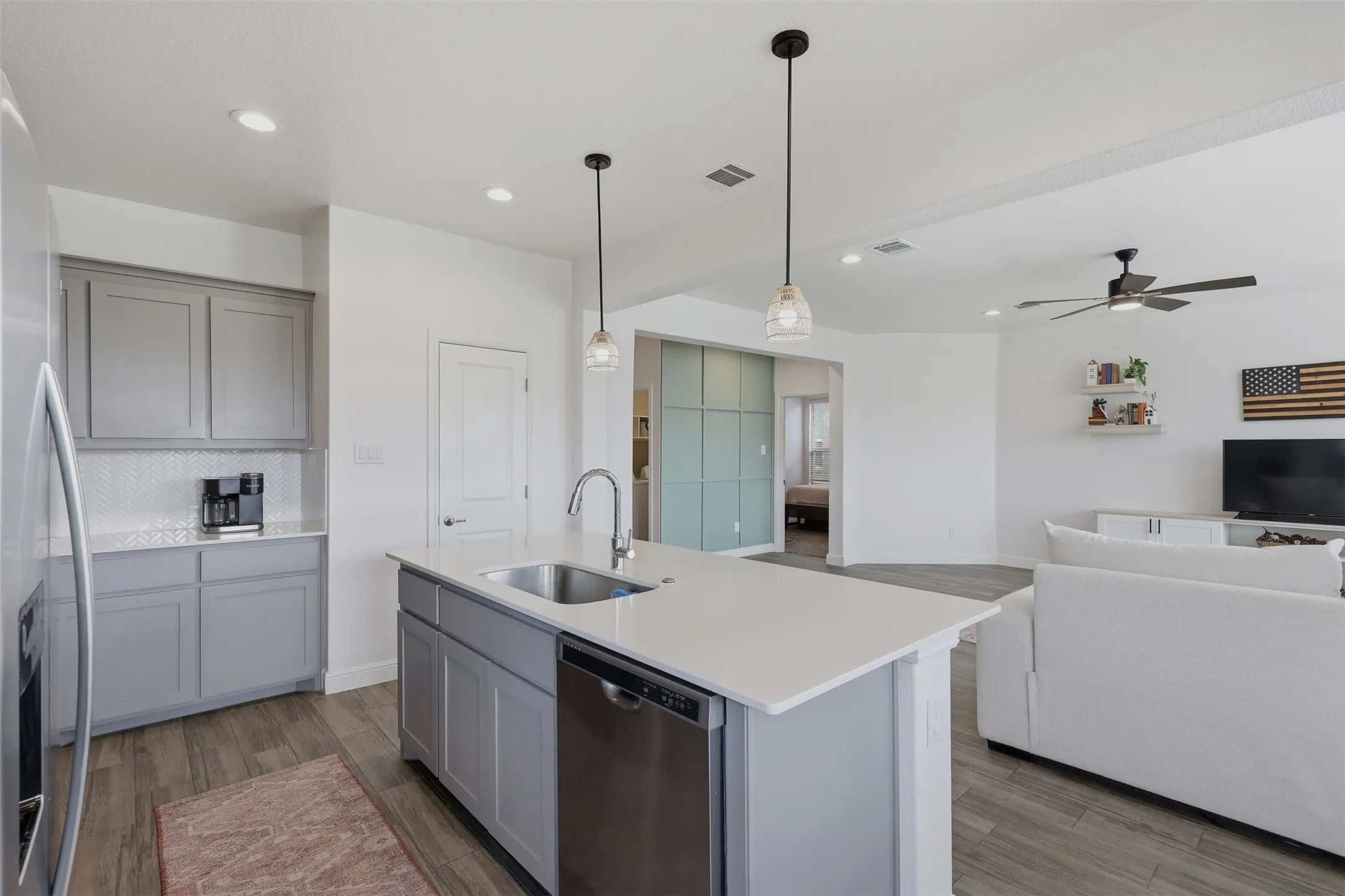 Single Family Residence For Sale in Parker County , 2341 Waggoner Ranch Drive, Weatherford, Texas 76087, 3 Bedroom, 2 Bathroom, 2 Garage spaces, 1,656 Sqft, built in 2022, mls#21300338, Real Estate Agent in Weatherford, Homes For Sale in Parker county, Homes For Sale in Weatherford, Realtor in Weatherford Texas, Real Estate Brokerage Independent Realty Texas, Luminita Cordes Realtor