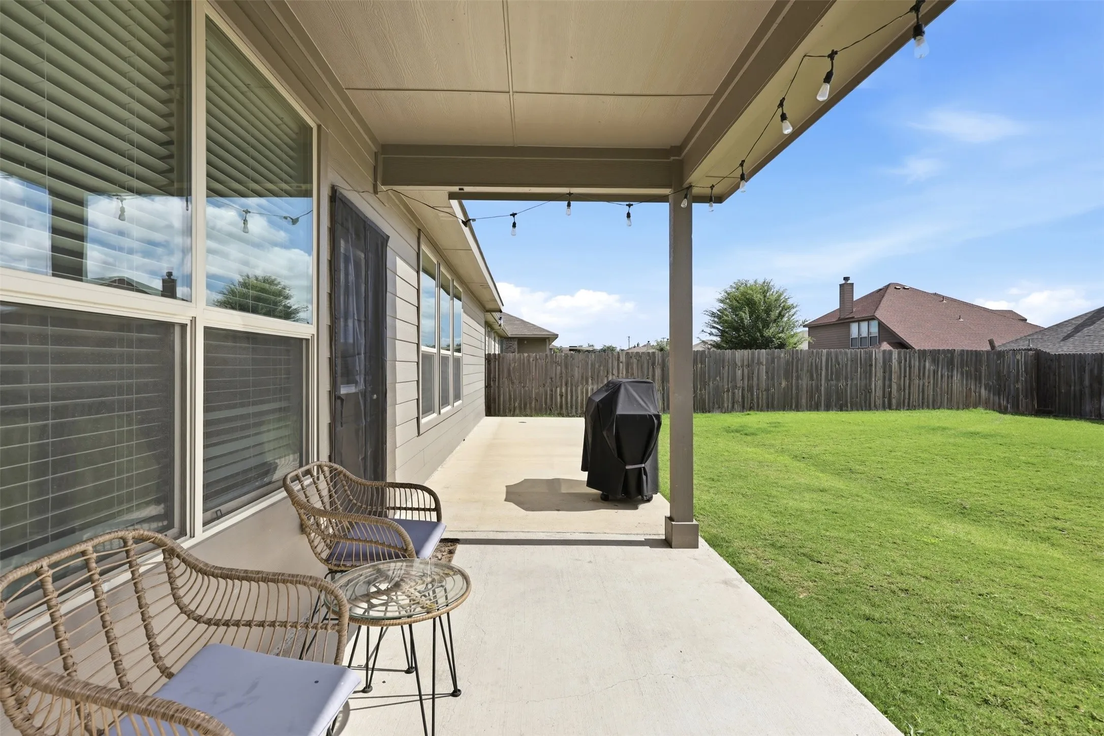 Single Family Residence For Sale in Parker County , 2341 Waggoner Ranch Drive, Weatherford, Texas 76087, 3 Bedroom, 2 Bathroom, 2 Garage spaces, 1,656 Sqft, built in 2022, mls#21300338, Real Estate Agent in Weatherford, Homes For Sale in Parker county, Homes For Sale in Weatherford, Realtor in Weatherford Texas, Real Estate Brokerage Independent Realty Texas, Luminita Cordes Realtor