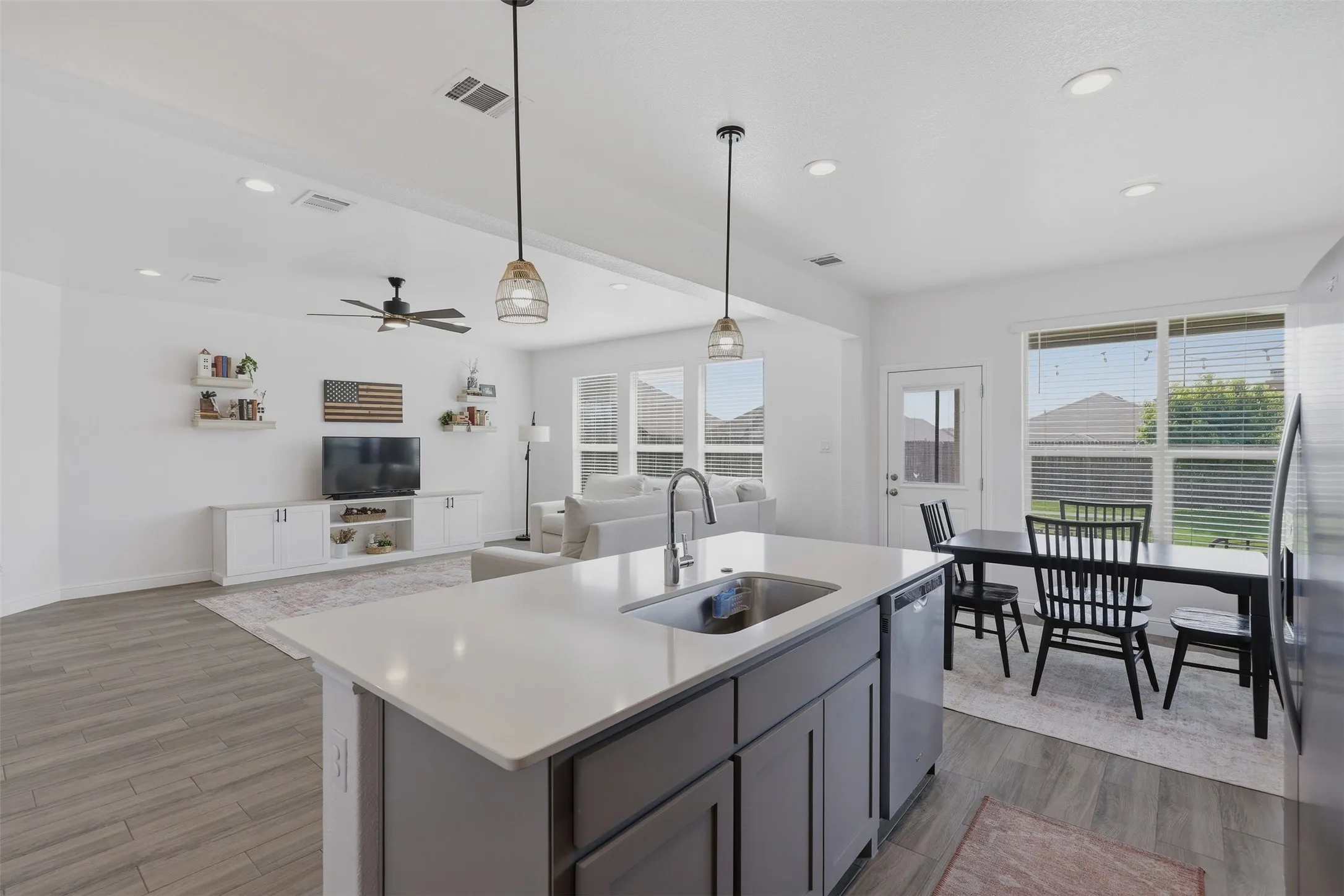 Single Family Residence For Sale in Parker County , 2341 Waggoner Ranch Drive, Weatherford, Texas 76087, 3 Bedroom, 2 Bathroom, 2 Garage spaces, 1,656 Sqft, built in 2022, mls#21300338, Real Estate Agent in Weatherford, Homes For Sale in Parker county, Homes For Sale in Weatherford, Realtor in Weatherford Texas, Real Estate Brokerage Independent Realty Texas, Luminita Cordes Realtor
