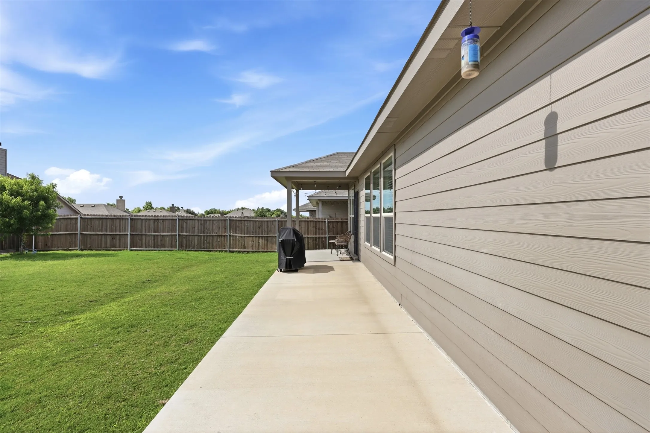 Single Family Residence For Sale in Parker County , 2341 Waggoner Ranch Drive, Weatherford, Texas 76087, 3 Bedroom, 2 Bathroom, 2 Garage spaces, 1,656 Sqft, built in 2022, mls#21300338, Real Estate Agent in Weatherford, Homes For Sale in Parker county, Homes For Sale in Weatherford, Realtor in Weatherford Texas, Real Estate Brokerage Independent Realty Texas, Luminita Cordes Realtor