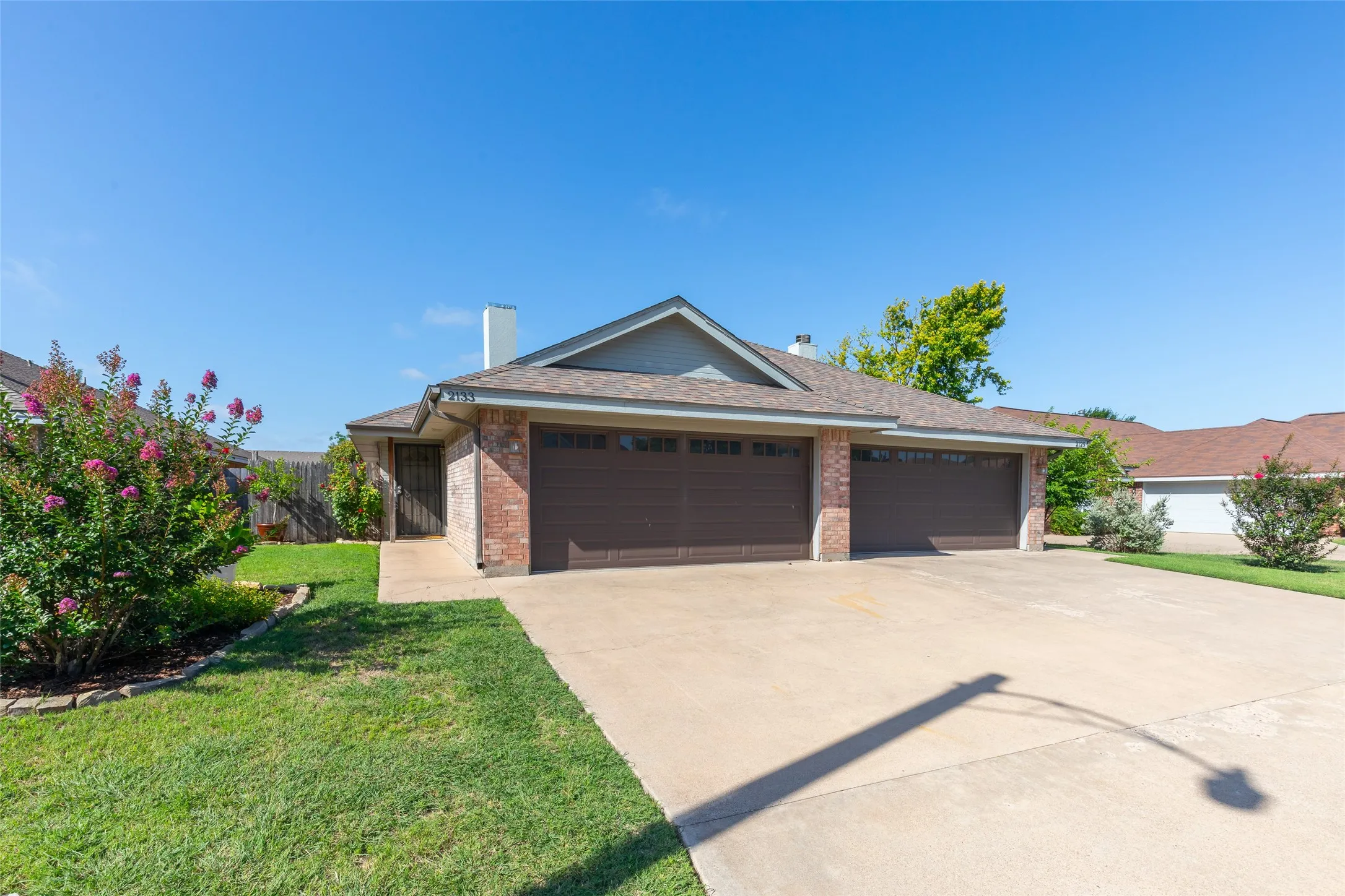 Duplex For Sale in Taylor County , 2133 Patriot Commons Road, Abilene, Texas 79601, 6 Bedroom, 4 Bathroom, 2 Garage spaces, 2,698 Sqft, built in 1999, mls#21296335, Real Estate Agent in Abilene, Homes For Sale in Taylor county, Homes For Sale in Abilene, Realtor in Abilene Texas, Real Estate Brokerage Independent Realty Texas, Luminita Cordes Realtor