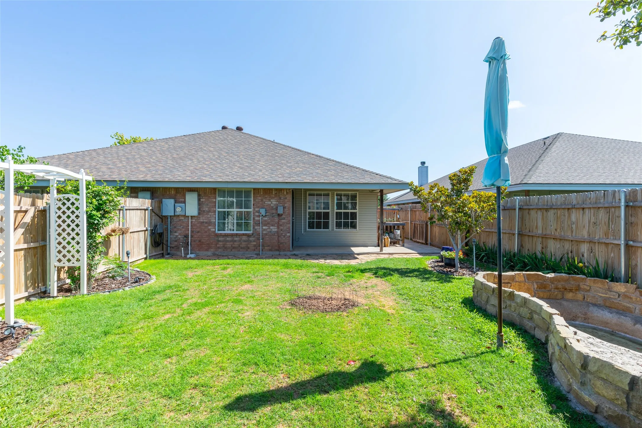 Duplex For Sale in Taylor County , 2133 Patriot Commons Road, Abilene, Texas 79601, 6 Bedroom, 4 Bathroom, 2 Garage spaces, 2,698 Sqft, built in 1999, mls#21296335, Real Estate Agent in Abilene, Homes For Sale in Taylor county, Homes For Sale in Abilene, Realtor in Abilene Texas, Real Estate Brokerage Independent Realty Texas, Luminita Cordes Realtor
