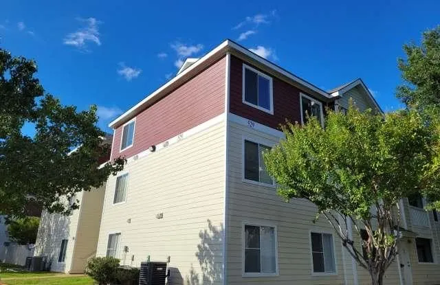 Condominium For Sale in Brazos County , 525 Southwest Parkway 104, College Station, Texas 77840, 4 Bedroom, 4 Bathroom, Garage spaces, 1,236 Sqft, built in 2000, mls#21300415, Real Estate Agent in College Station, Homes For Sale in Brazos county, Homes For Sale in College Station, Realtor in College Station Texas, Real Estate Brokerage Independent Realty Texas, Luminita Cordes Realtor