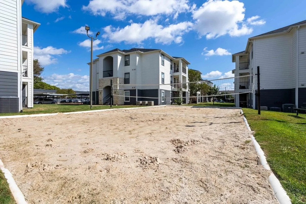 Condominium For Sale in Brazos County , 525 Southwest Parkway 104, College Station, Texas 77840, 4 Bedroom, 4 Bathroom, Garage spaces, 1,236 Sqft, built in 2000, mls#21300415, Real Estate Agent in College Station, Homes For Sale in Brazos county, Homes For Sale in College Station, Realtor in College Station Texas, Real Estate Brokerage Independent Realty Texas, Luminita Cordes Realtor