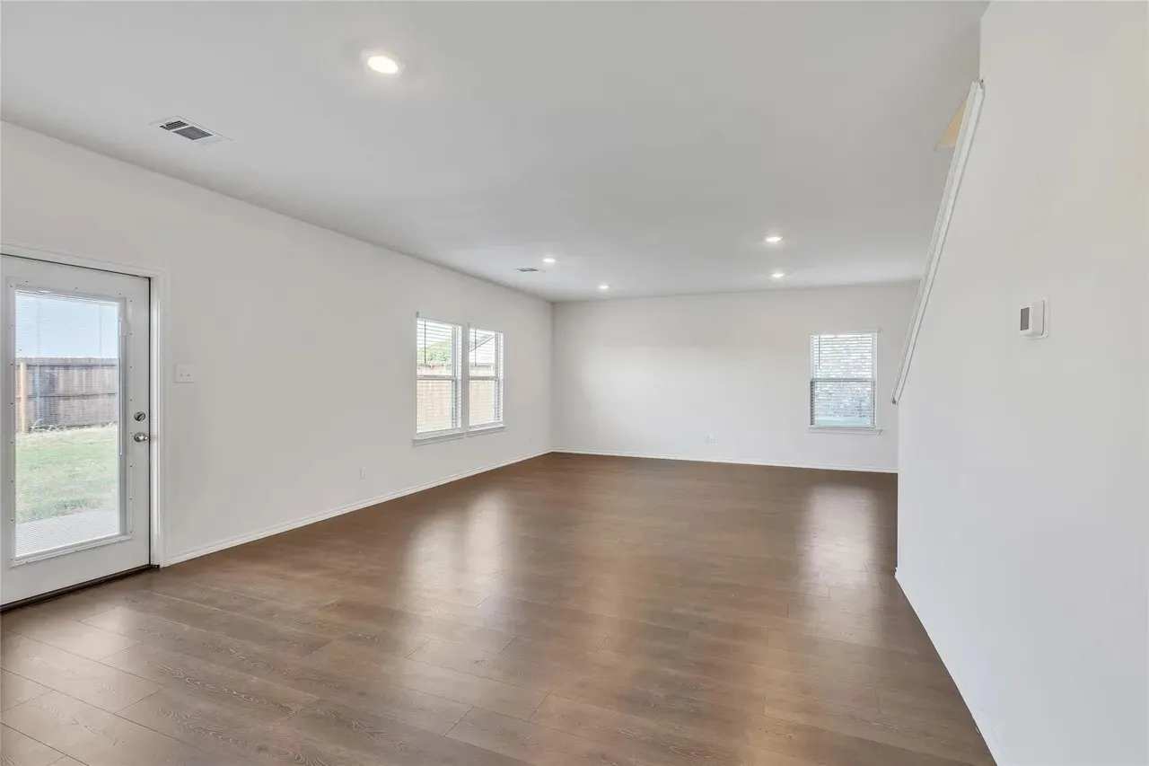 Single Family Residence For Rent in Grayson County , 3124 Sweetwater Way, Sherman, Texas 75090, 4 Bedroom, 3 Bathroom, 2 Garage spaces, 2,262 Sqft, built in 2022, mls#21292379, Real Estate Agent in Sherman, Homes For Rent in Grayson county, Homes For Rent in Sherman, Realtor in Sherman Texas, Real Estate Brokerage Independent Realty Texas, Luminita Cordes Realtor